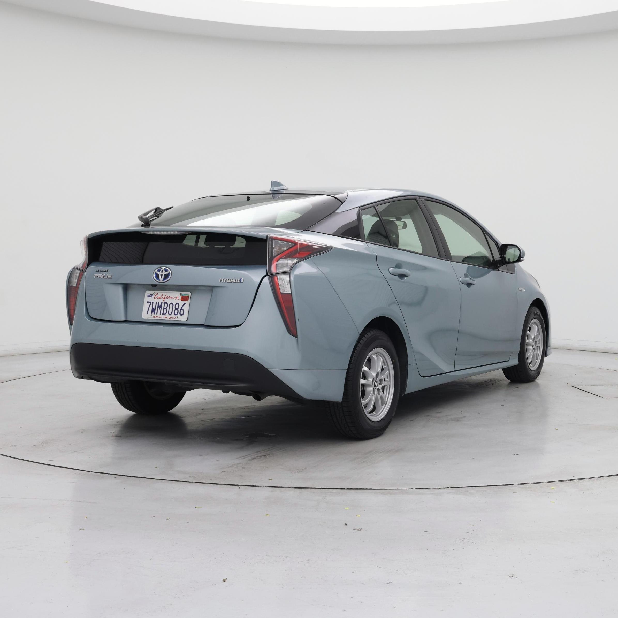 Thumbnail: 2016 Toyota Prius - 8