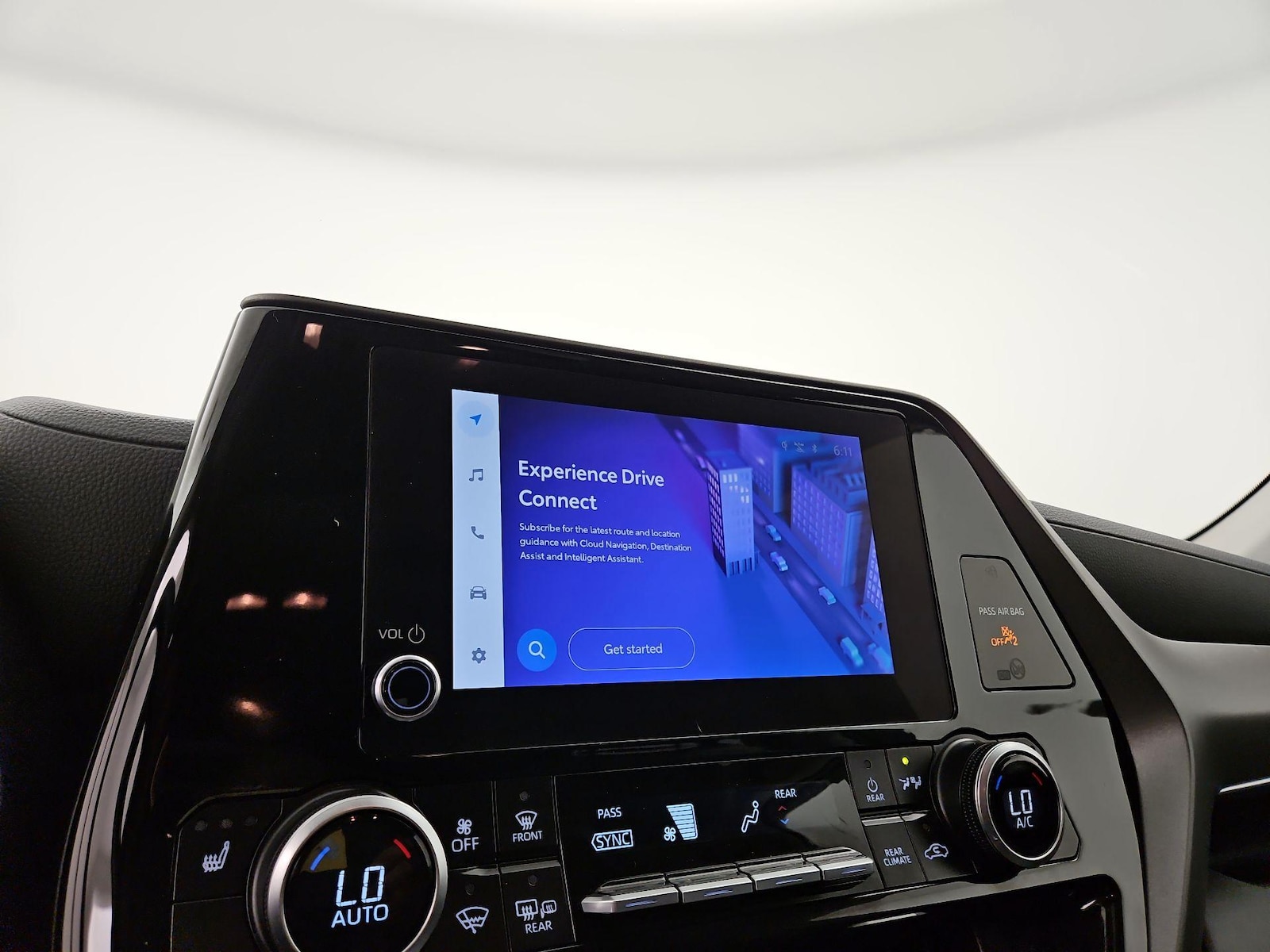 2025 Toyota Highlander XLE - Photo 14