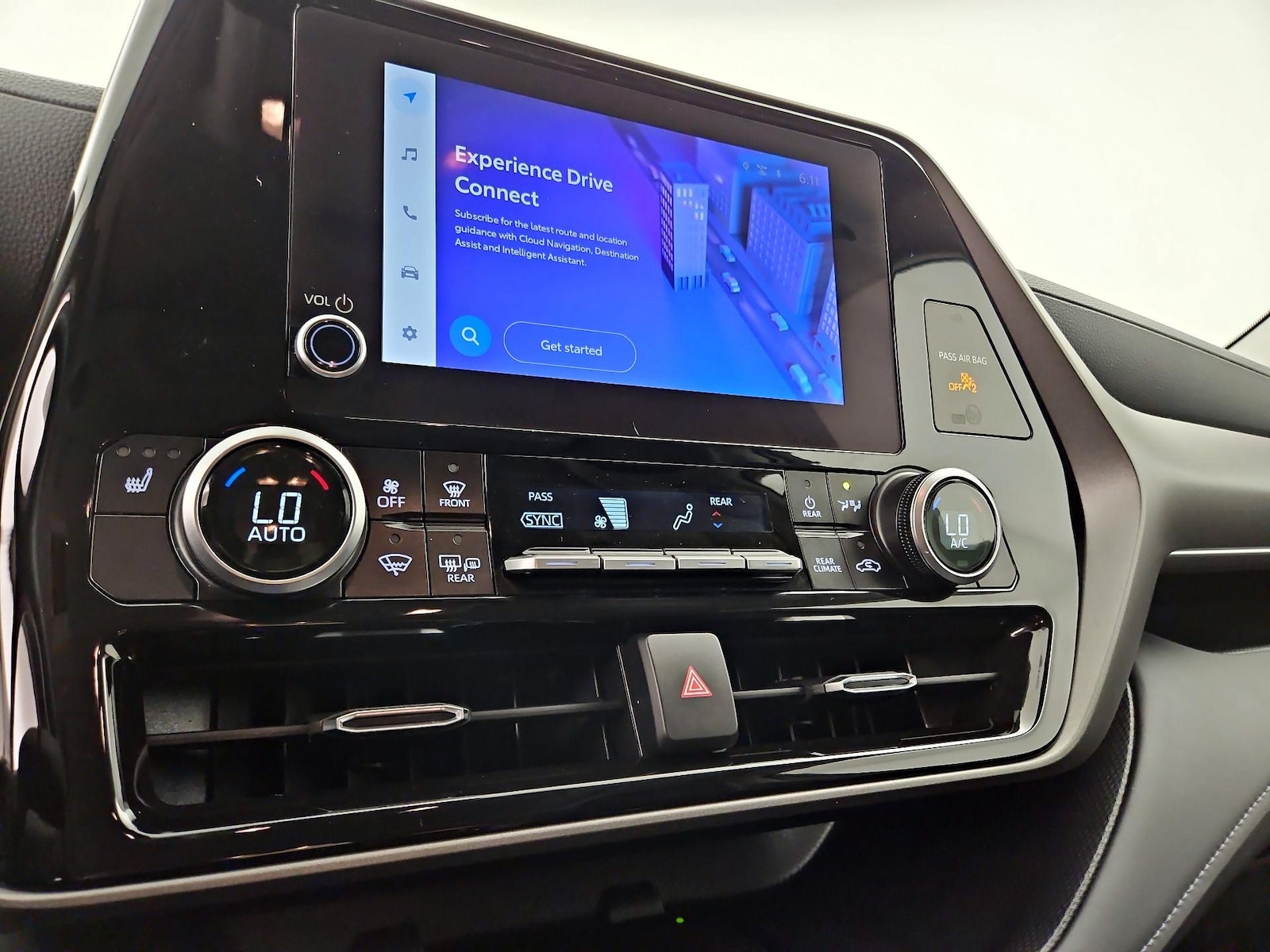 2025 Toyota Highlander XLE - Photo 15