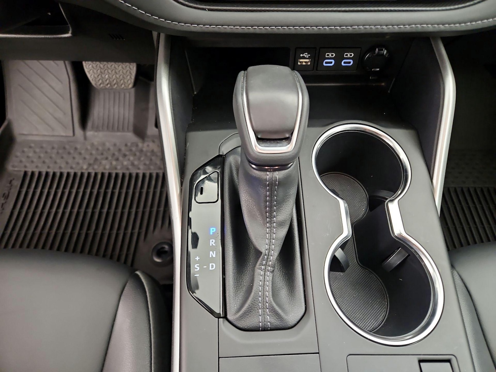 2025 Toyota Highlander XLE - Photo 16