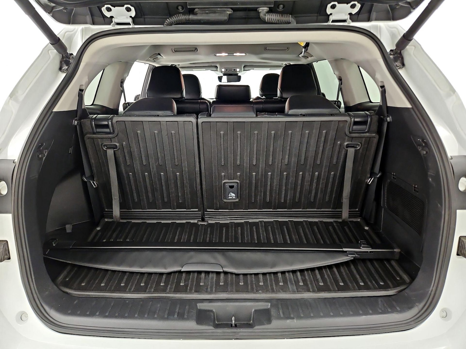 2025 Toyota Highlander XLE - Photo 19