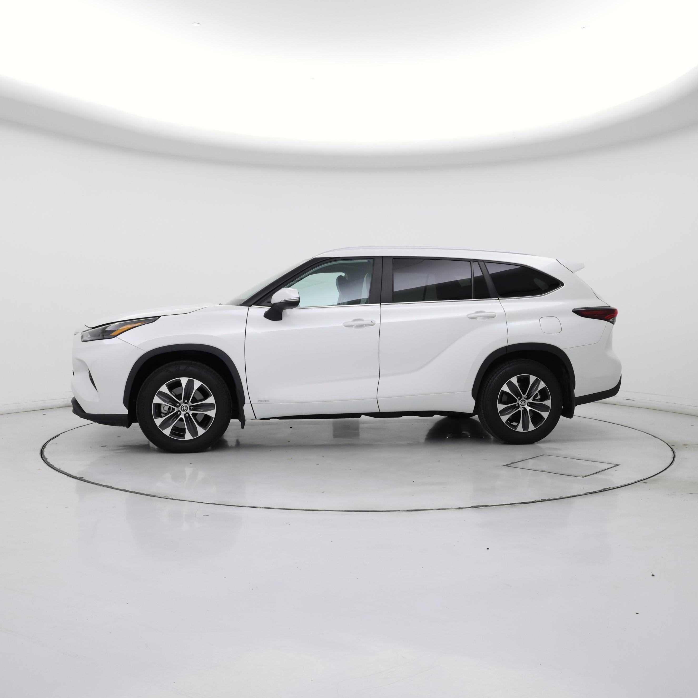 Thumbnail: 2025 Toyota Highlander - 3
