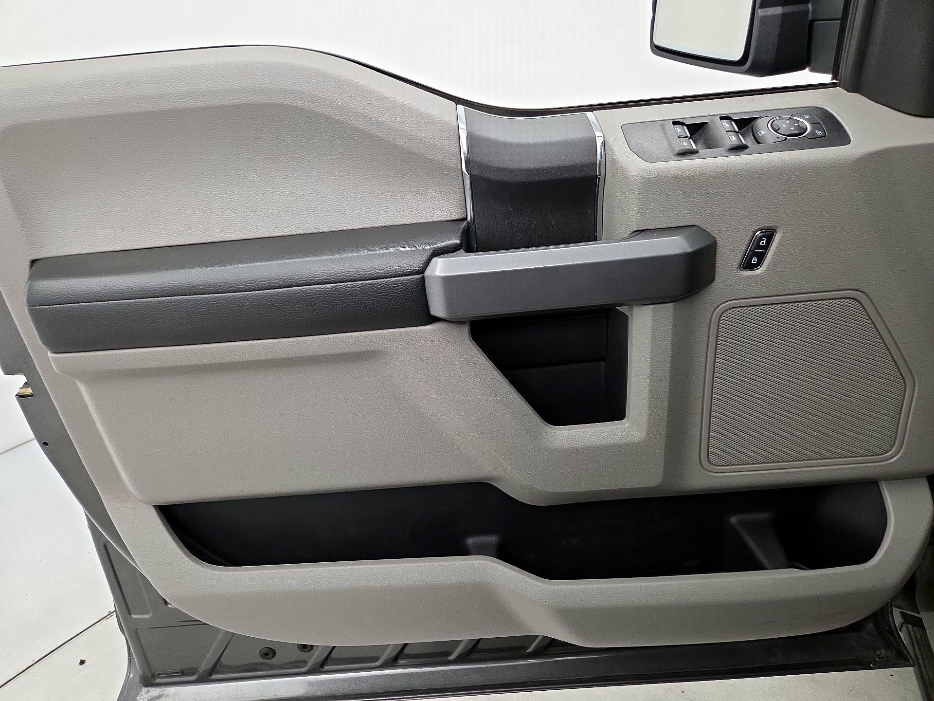 Thumbnail: 2017 Ford F-150 - 12