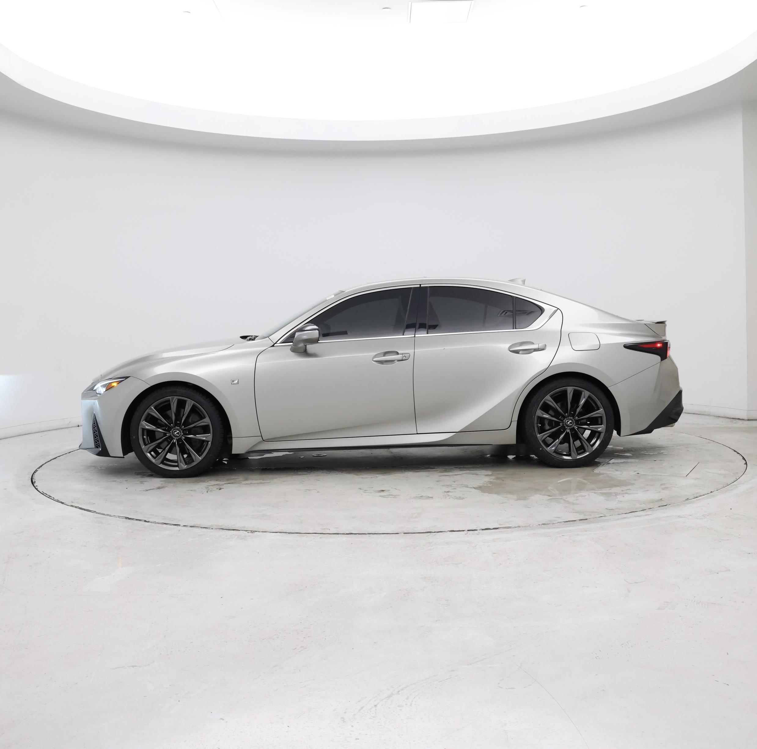 Thumbnail: 2022 Lexus IS - 2