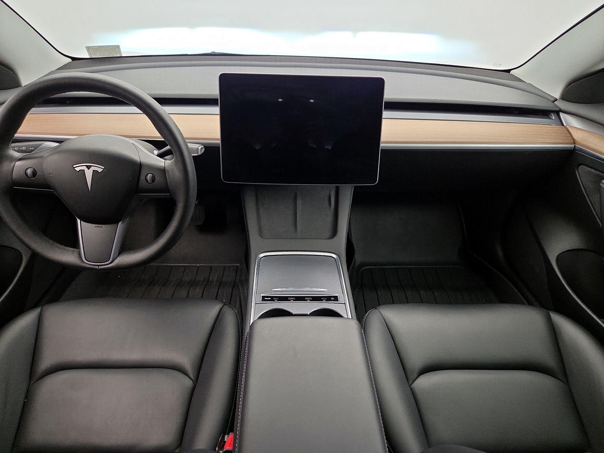 Thumbnail: 2023 Tesla Model 3 - 9