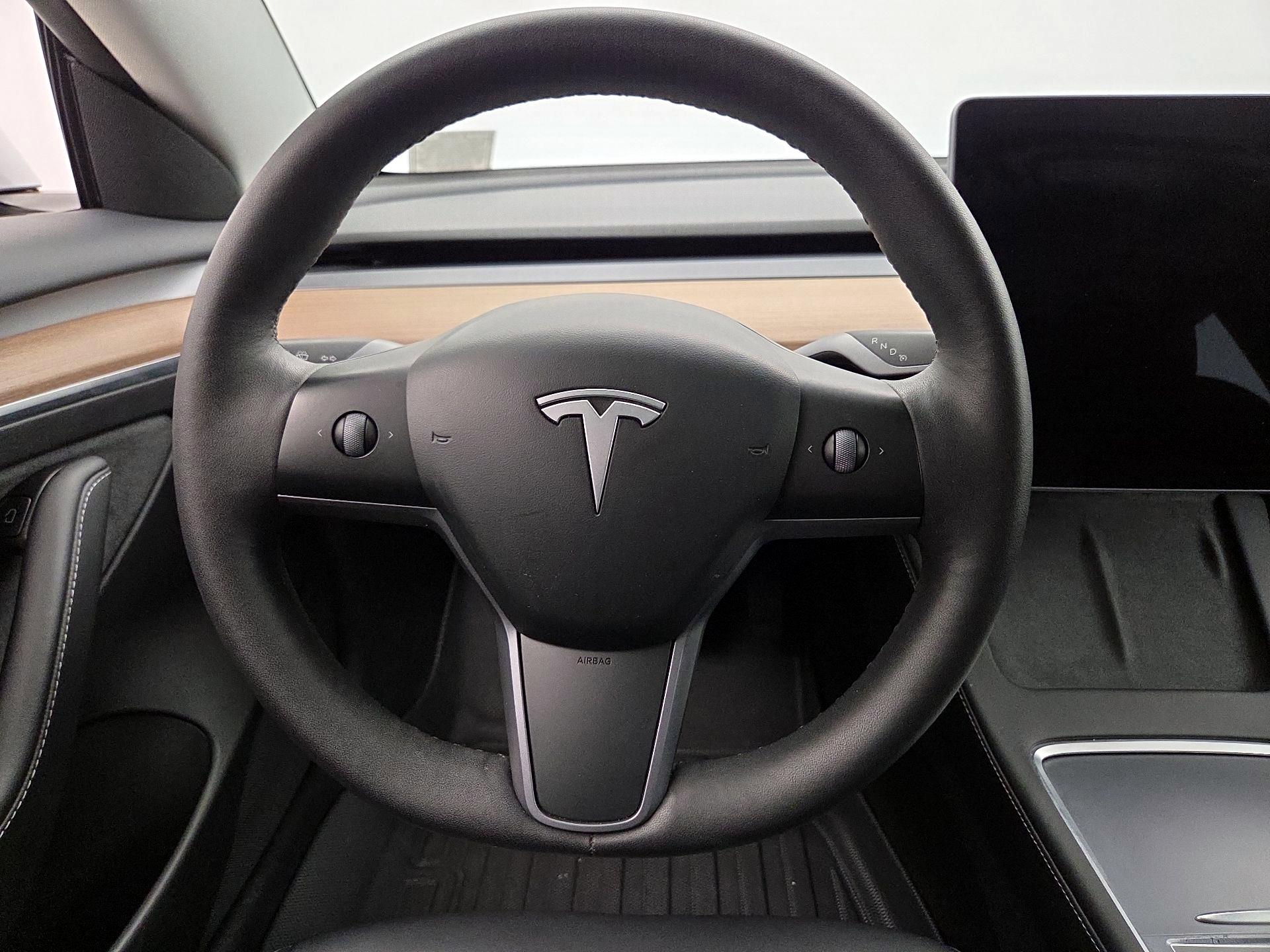 Thumbnail: 2023 Tesla Model 3 - 10