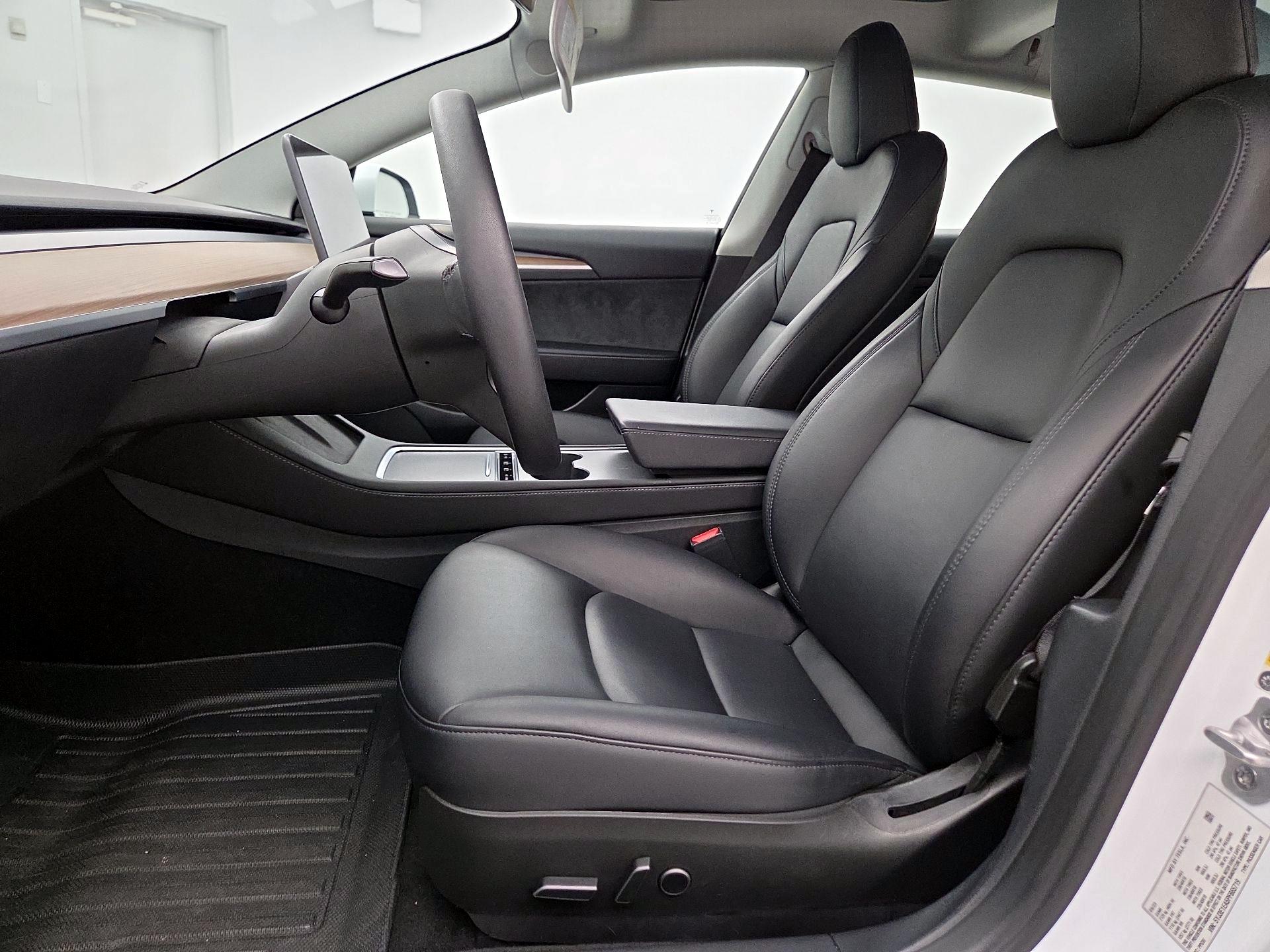 Thumbnail: 2023 Tesla Model 3 - 11