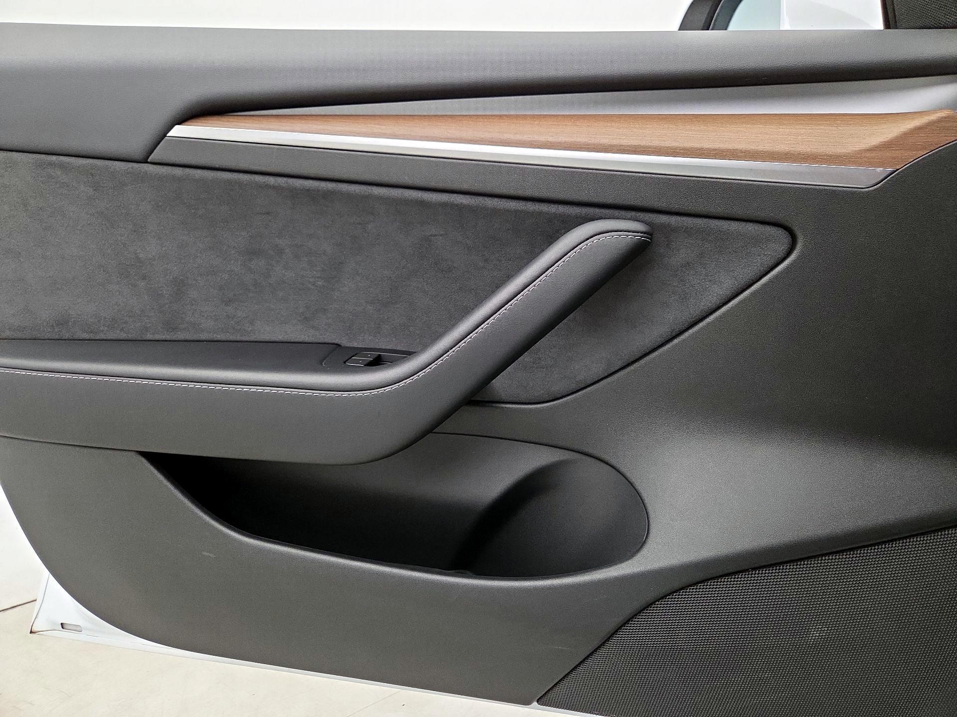 Thumbnail: 2023 Tesla Model 3 - 12