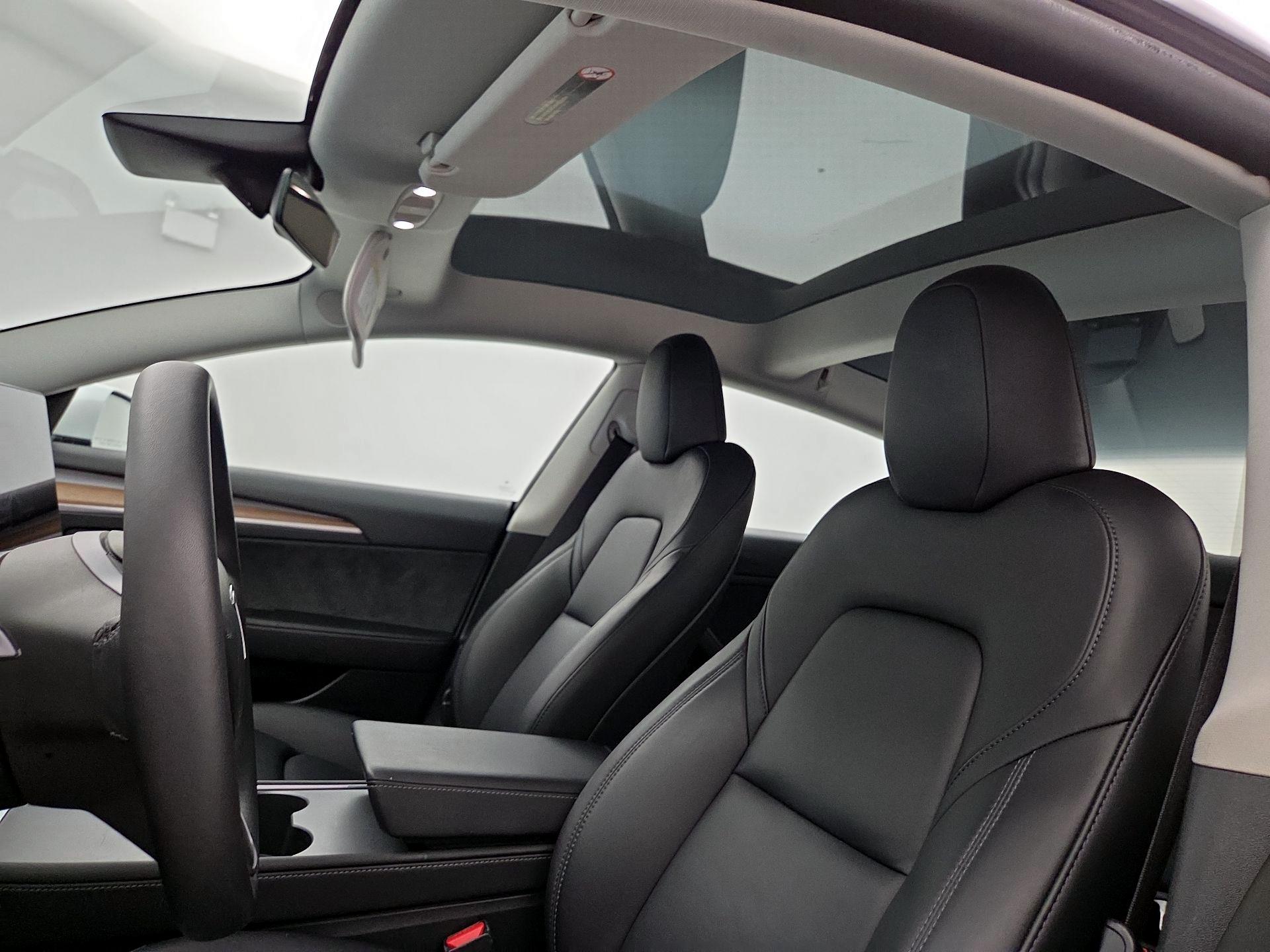 Thumbnail: 2023 Tesla Model 3 - 19