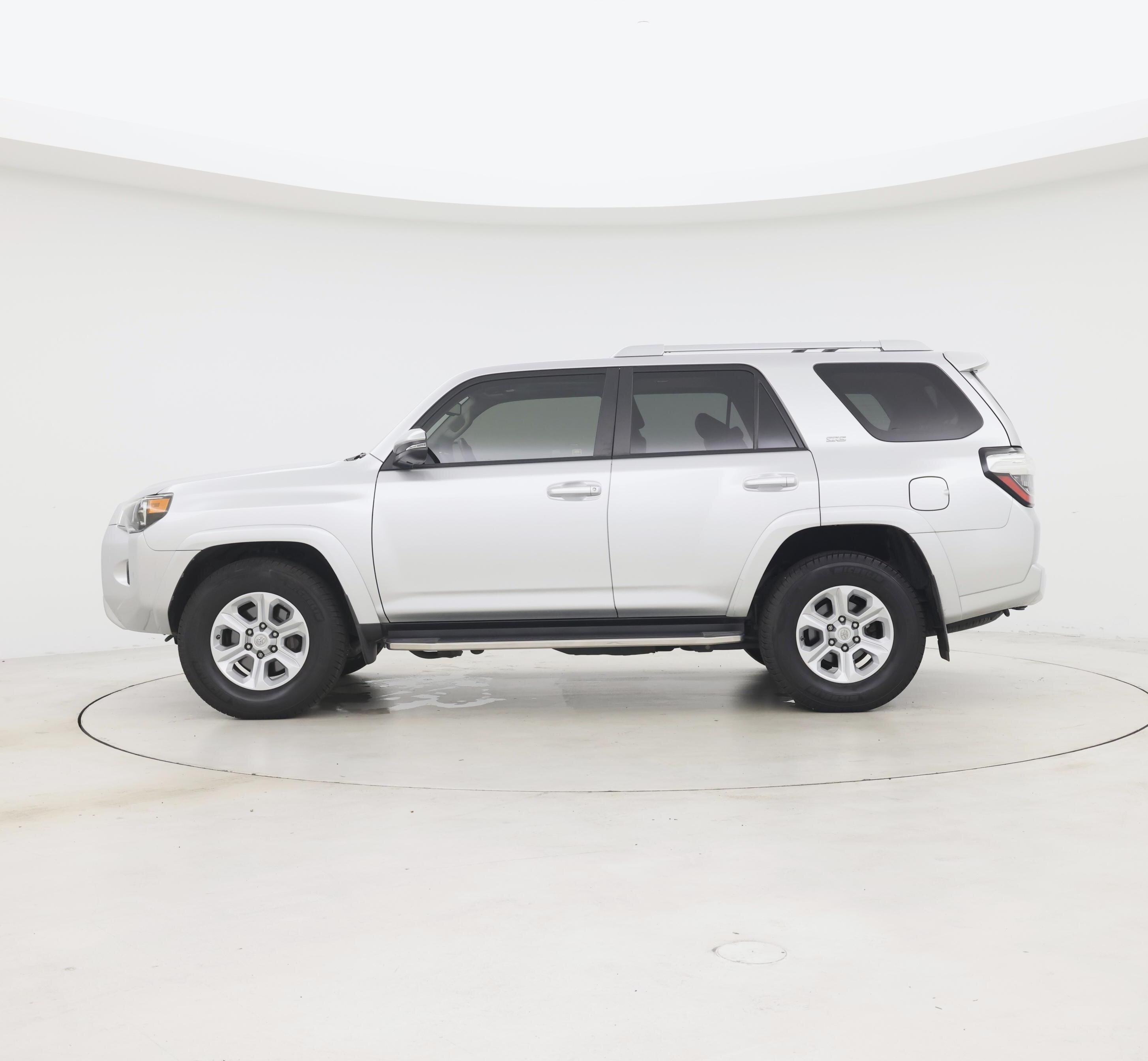 Thumbnail: 2018 Toyota 4Runner - 3