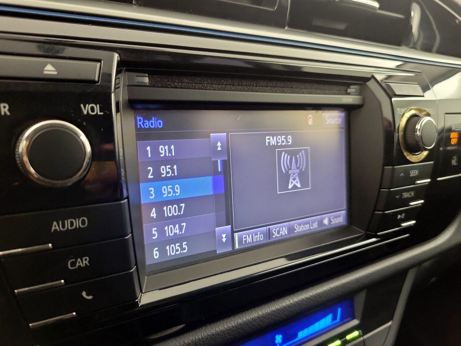 2015 Toyota Corolla S Plus - Photo 16