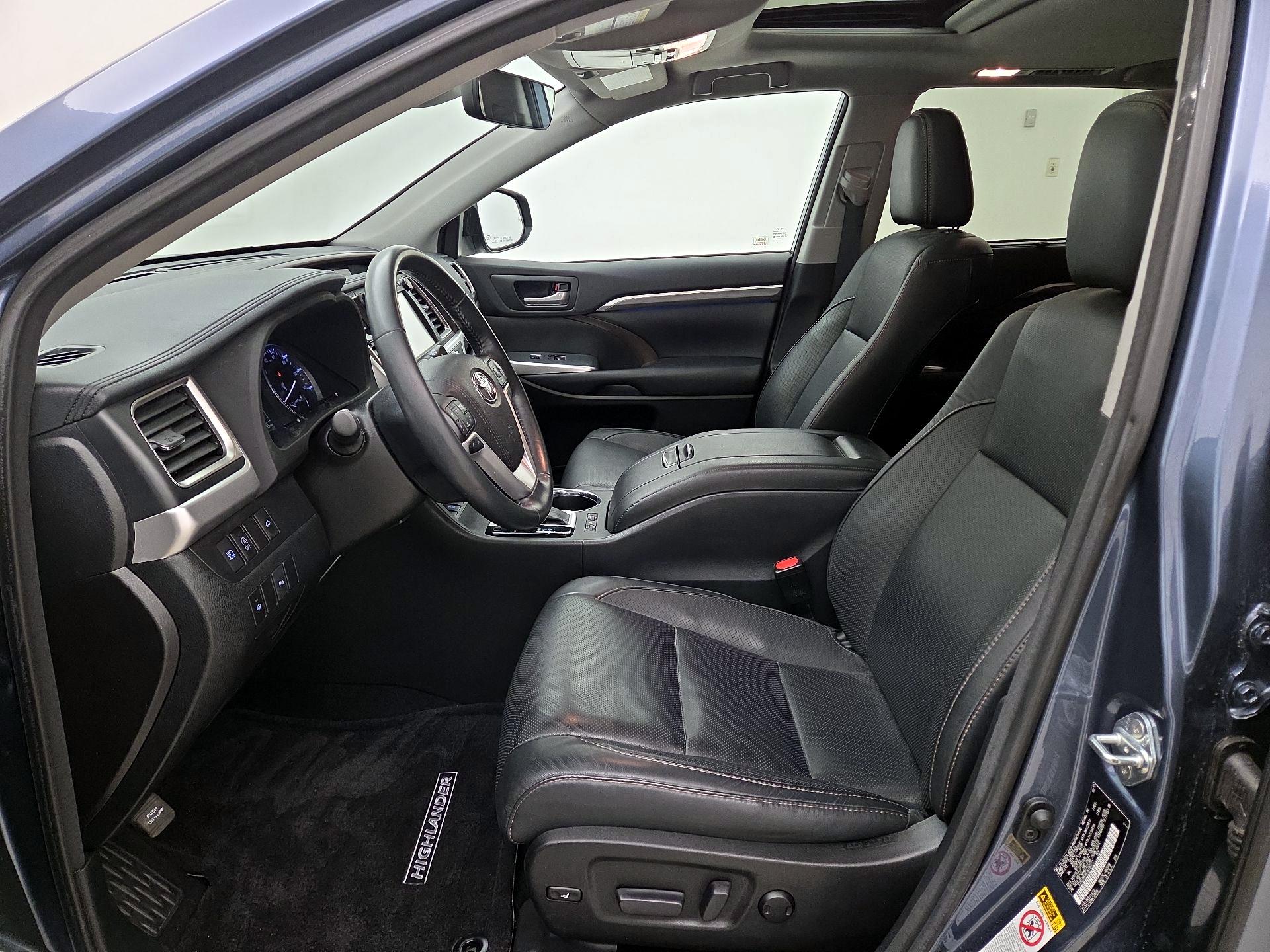Thumbnail: 2018 Toyota Highlander - 11