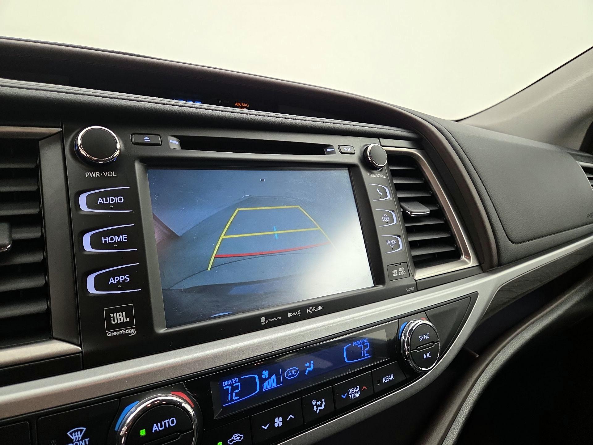 Thumbnail: 2018 Toyota Highlander - 14