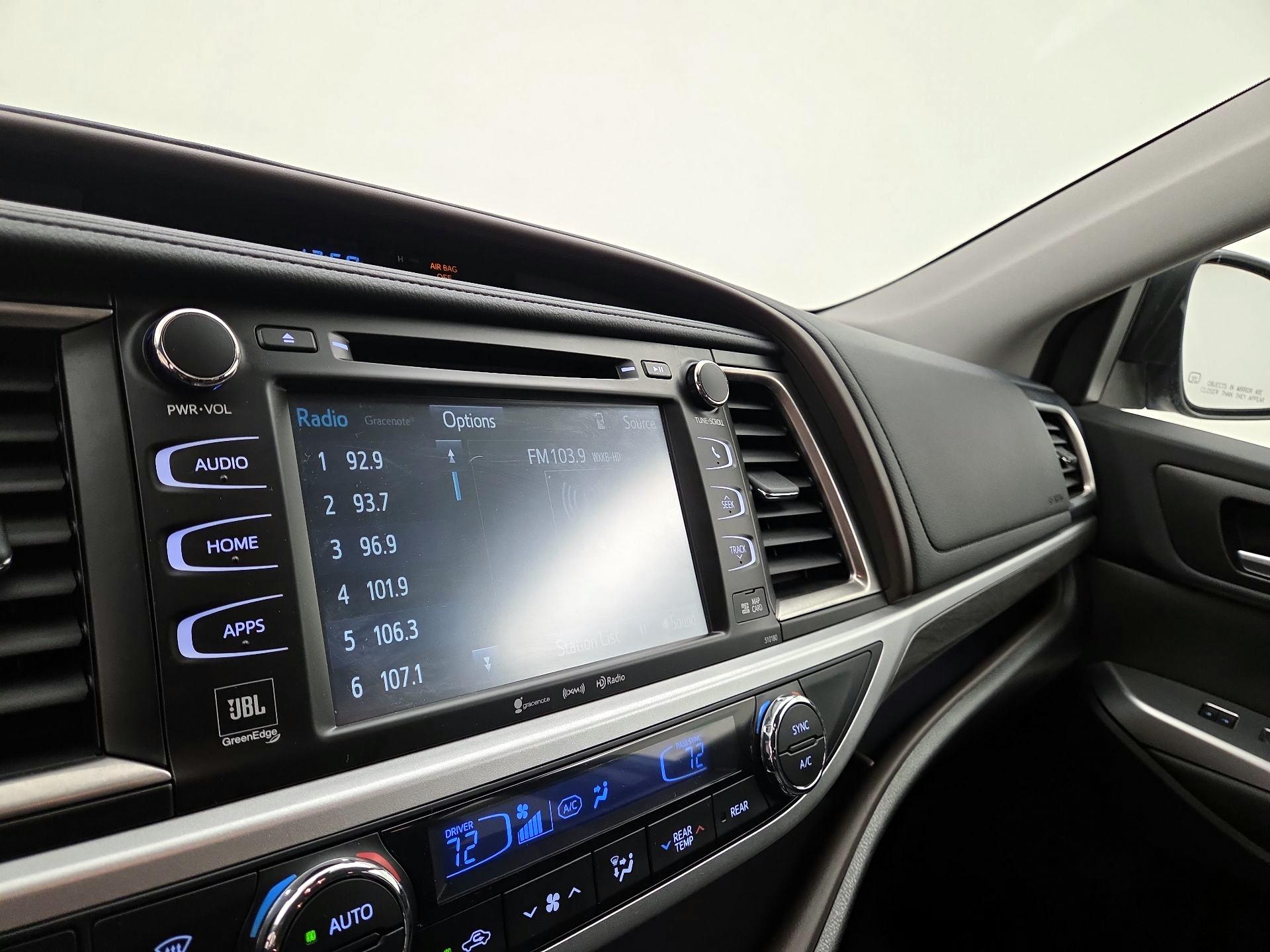 Thumbnail: 2018 Toyota Highlander - 15