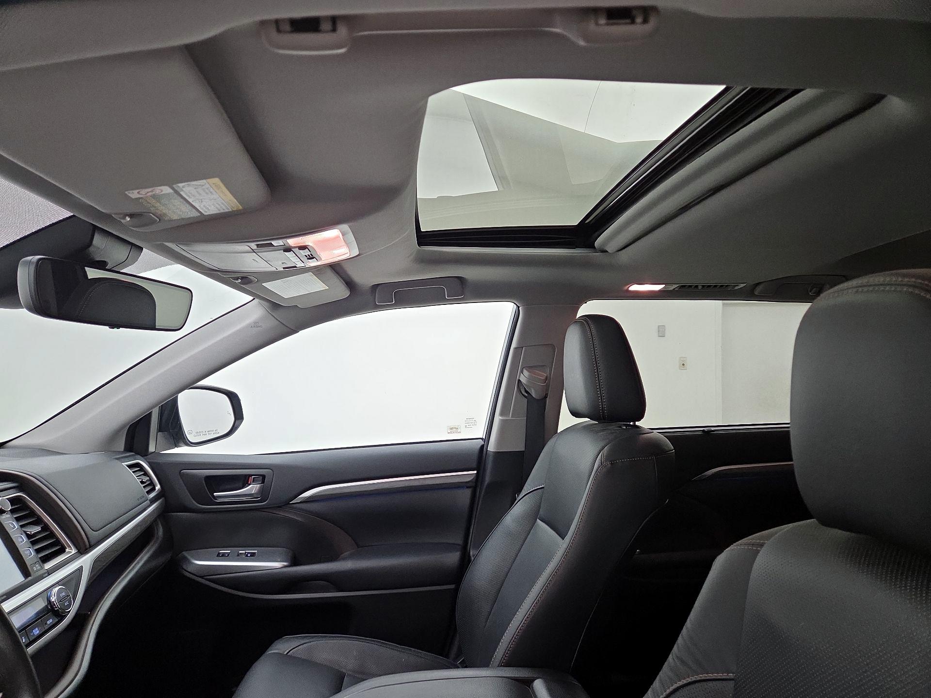 Thumbnail: 2018 Toyota Highlander - 19