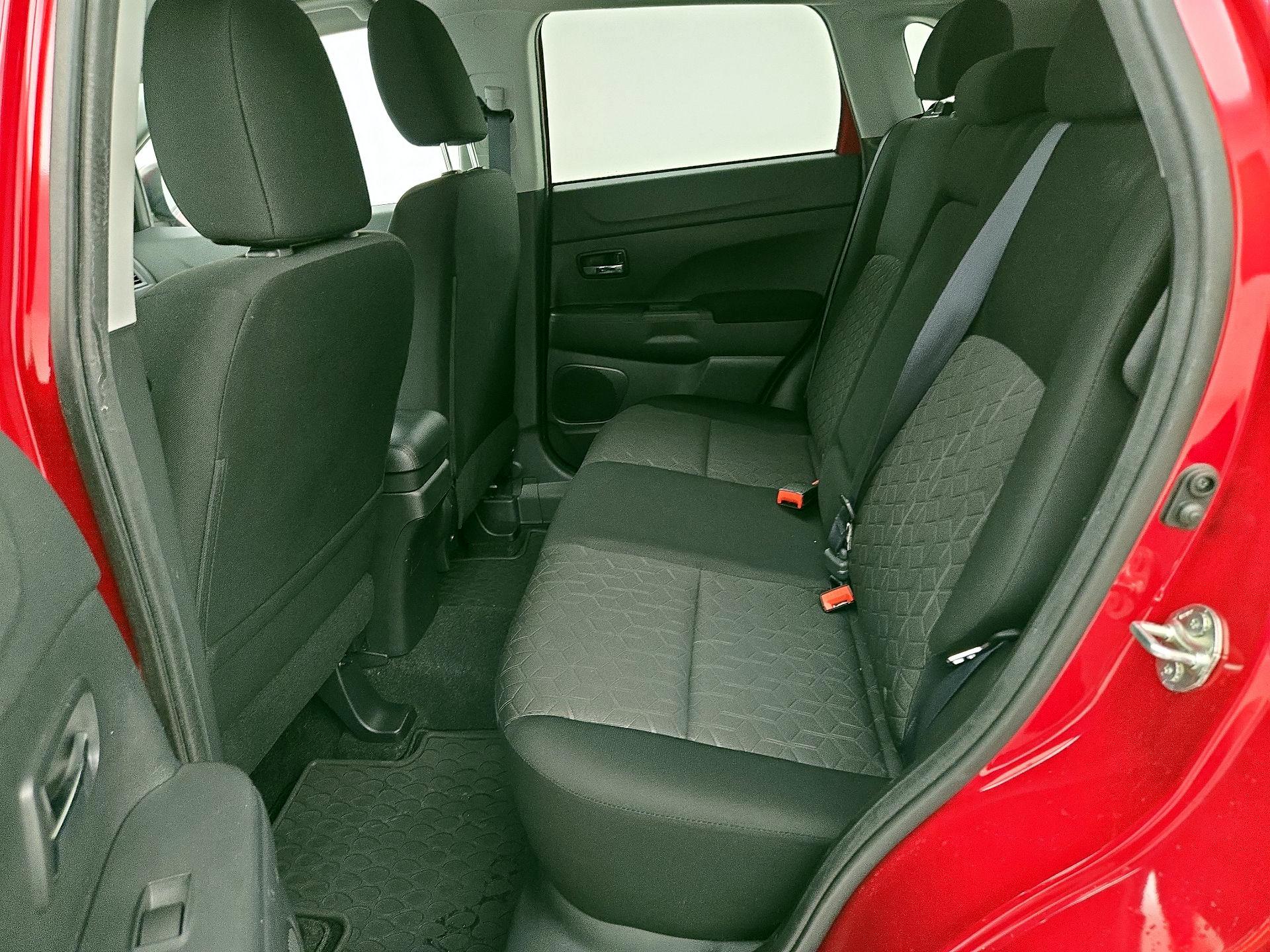 Thumbnail: 2020 Mitsubishi Outlander Sport - 19