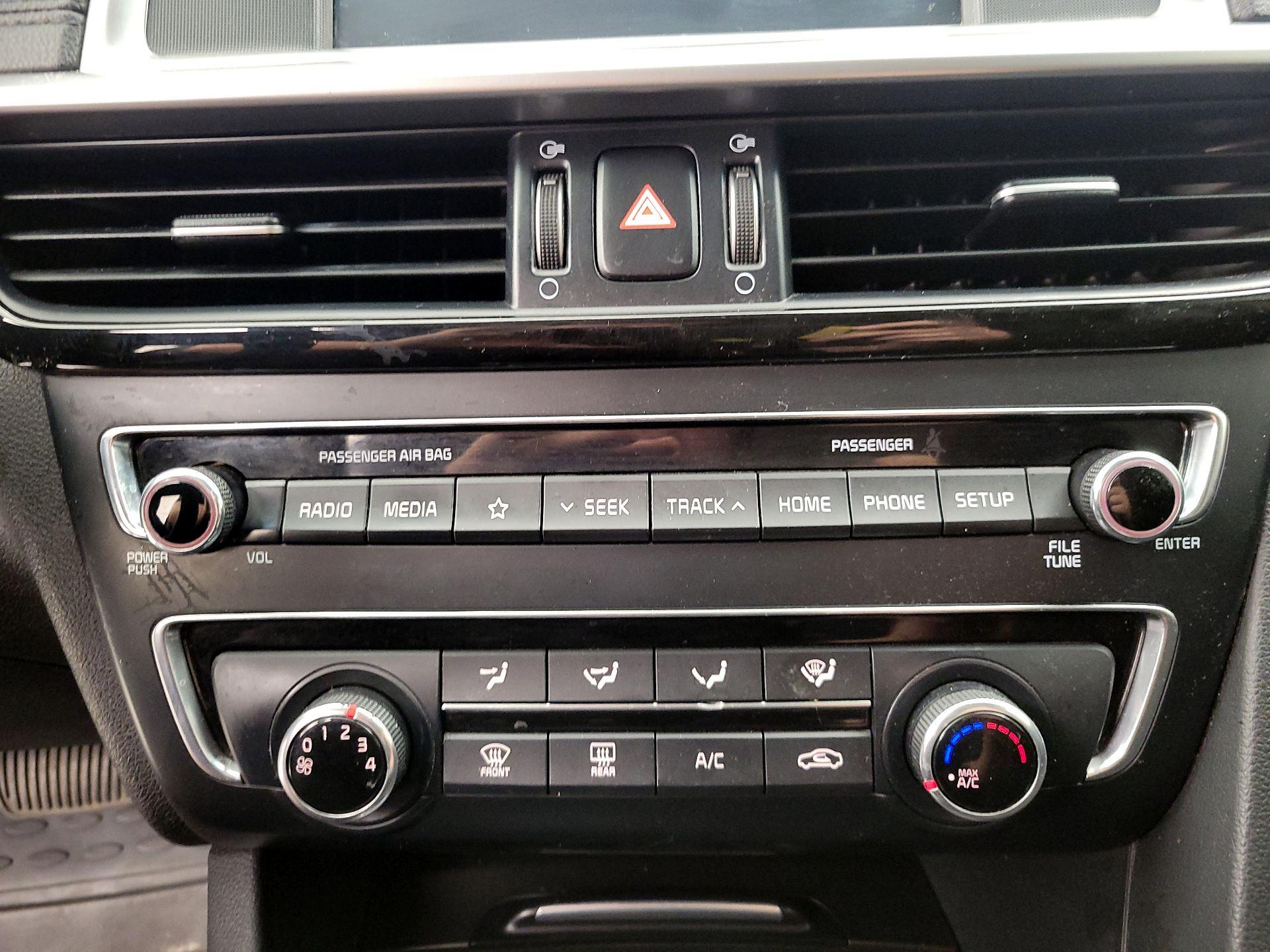 Thumbnail: 2019 Kia Optima - 16