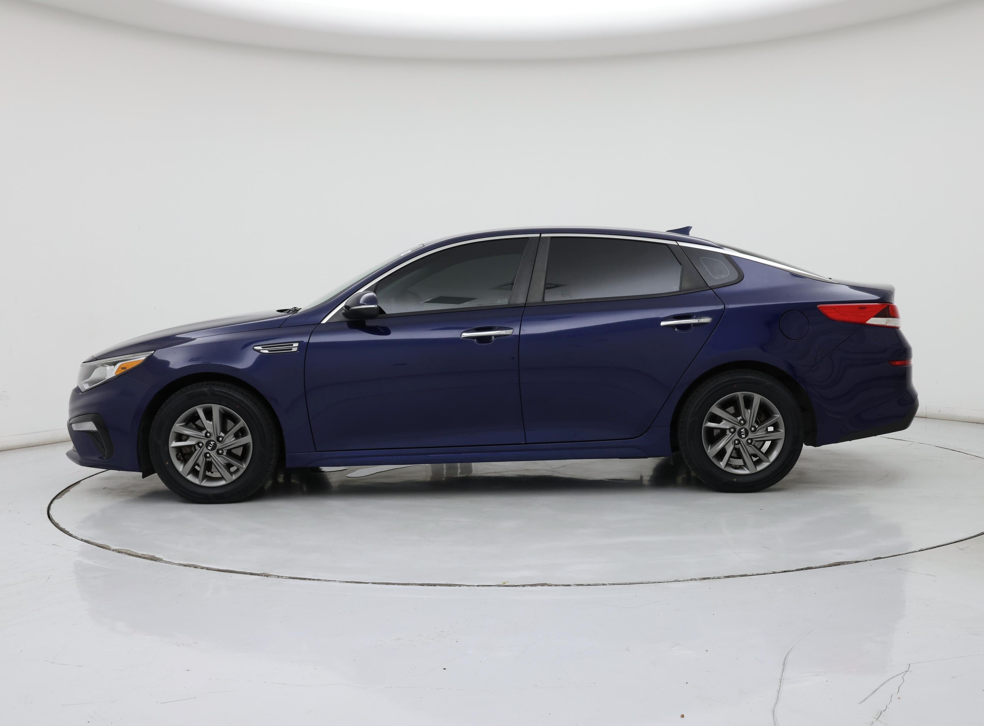 Thumbnail: 2019 Kia Optima - 3