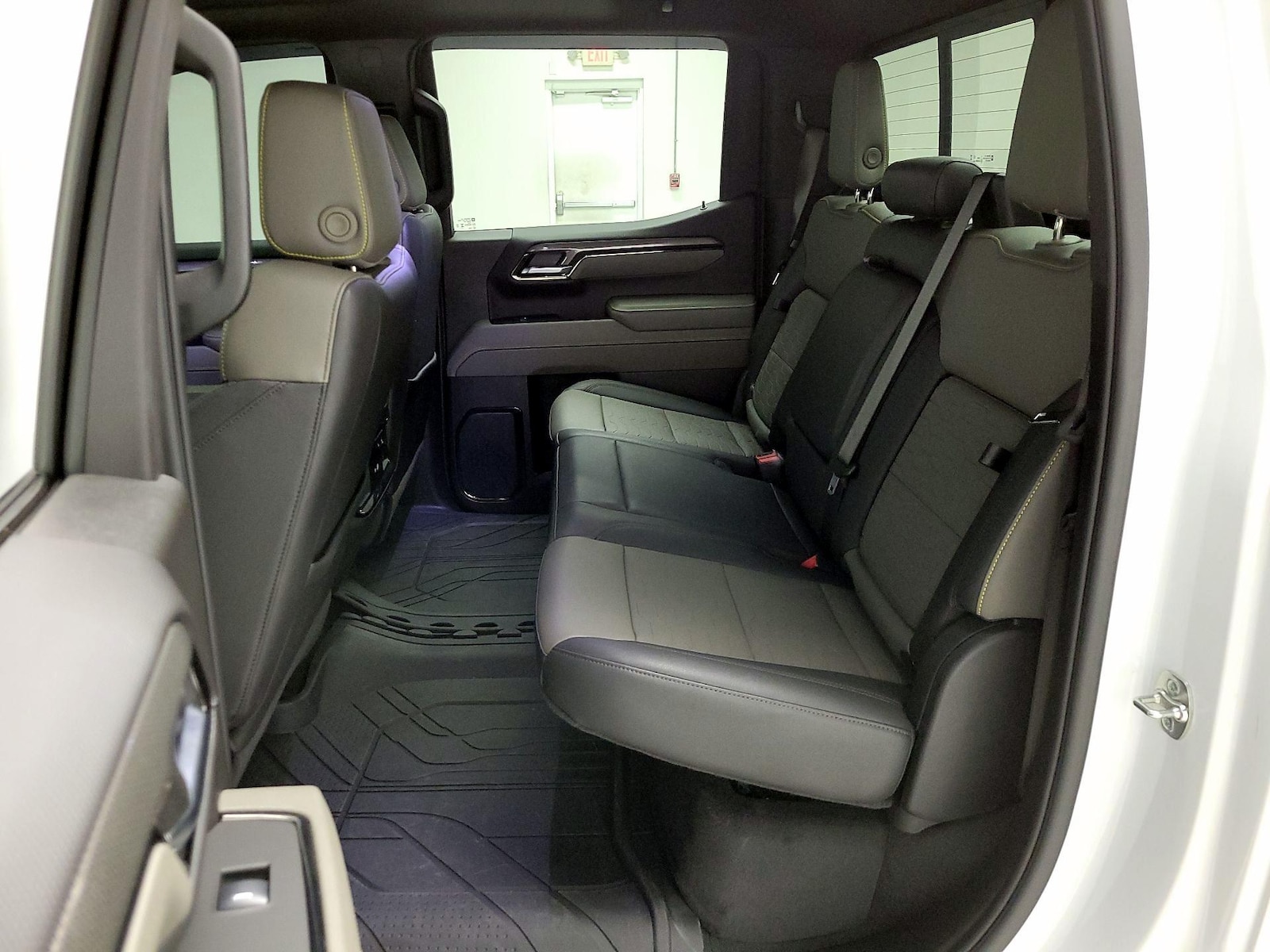 2025 Chevrolet Silverado 1500 ZR2 - Photo 22