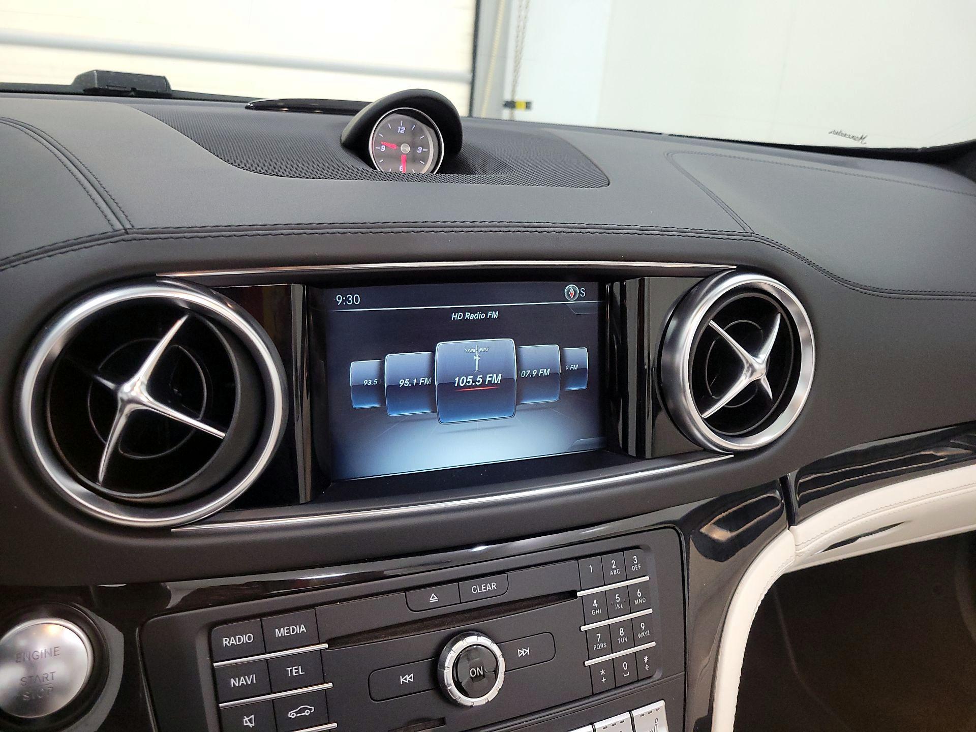 Thumbnail: 2019 Mercedes-Benz SL-Class - 16