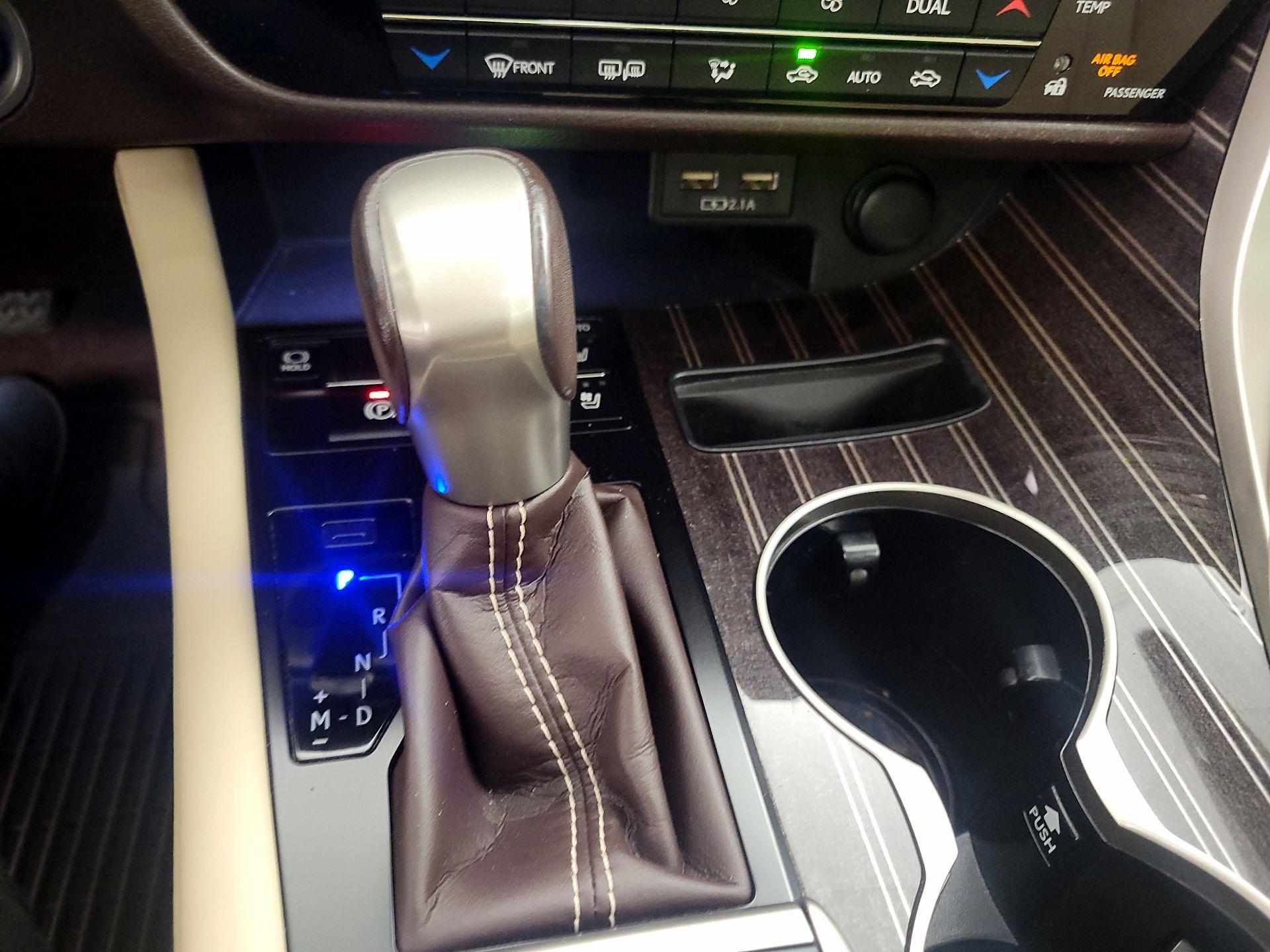 Thumbnail: 2020 Lexus RX - 17