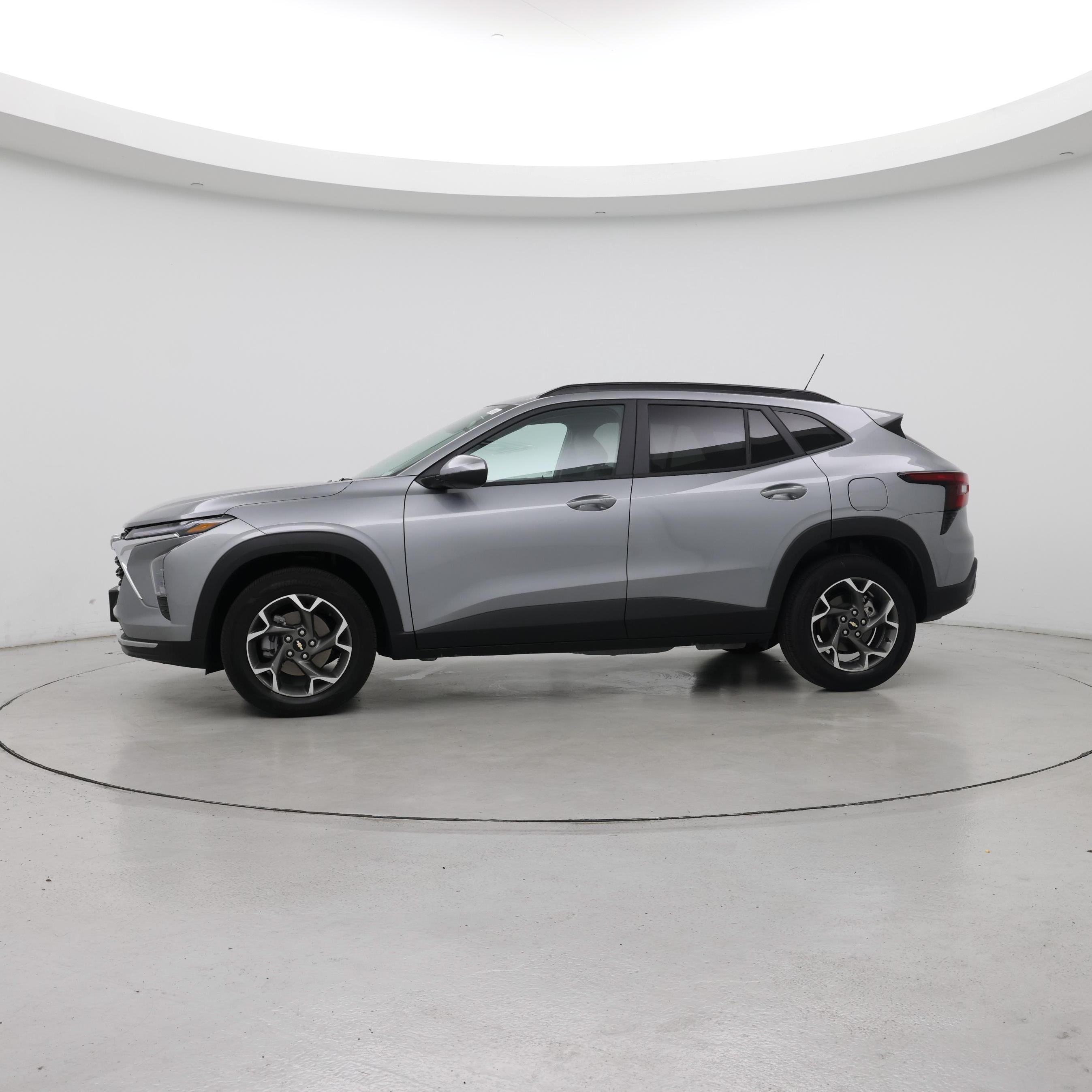 Thumbnail: 2024 Chevrolet Trax - 3