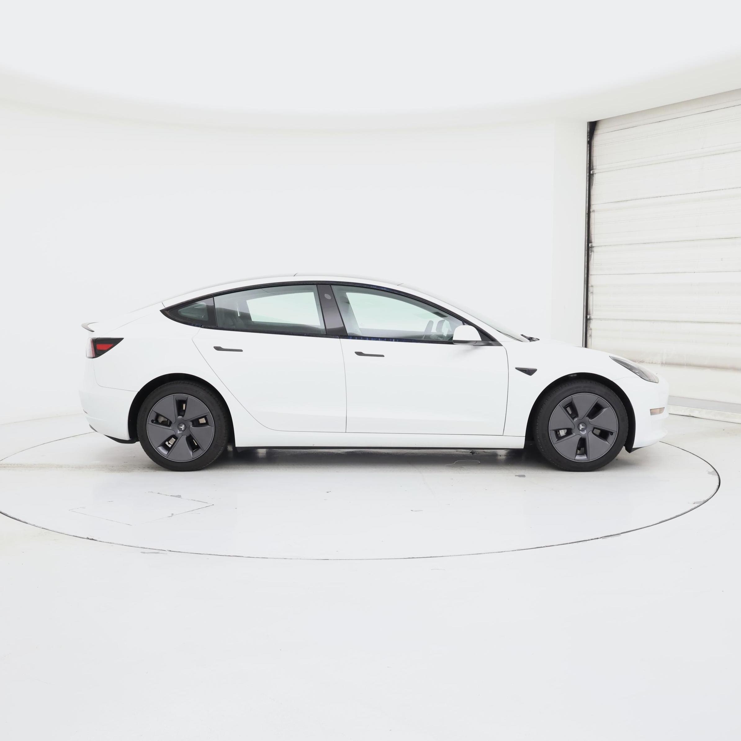 Thumbnail: 2023 Tesla Model 3 - 7