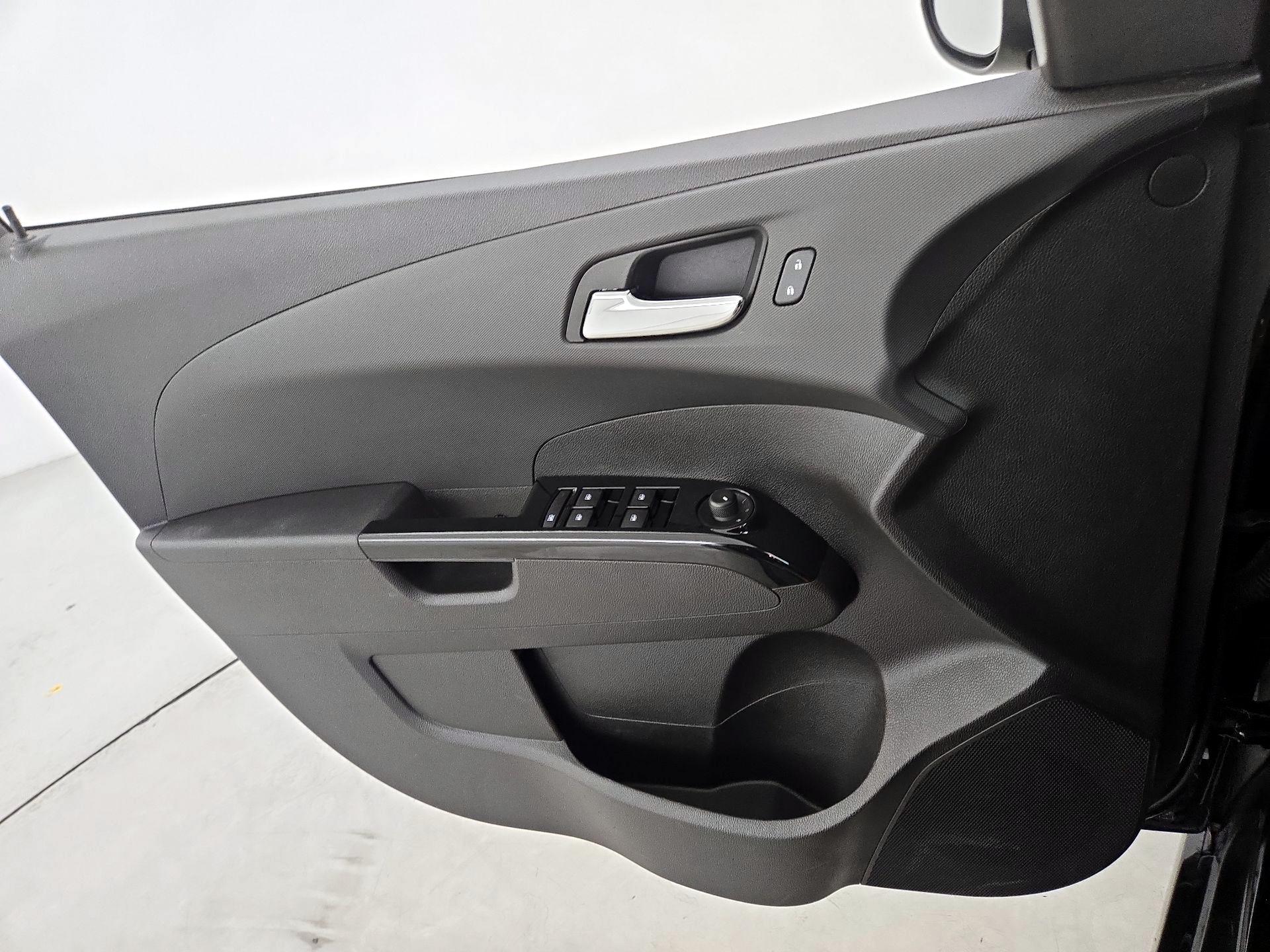 Thumbnail: 2018 Chevrolet Sonic - 12