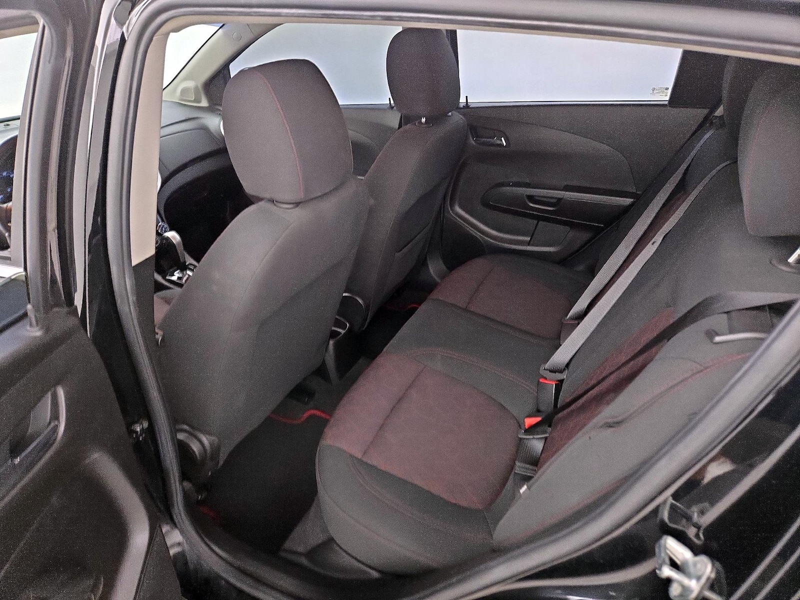 2018 Chevrolet Sonic LT - Photo 20