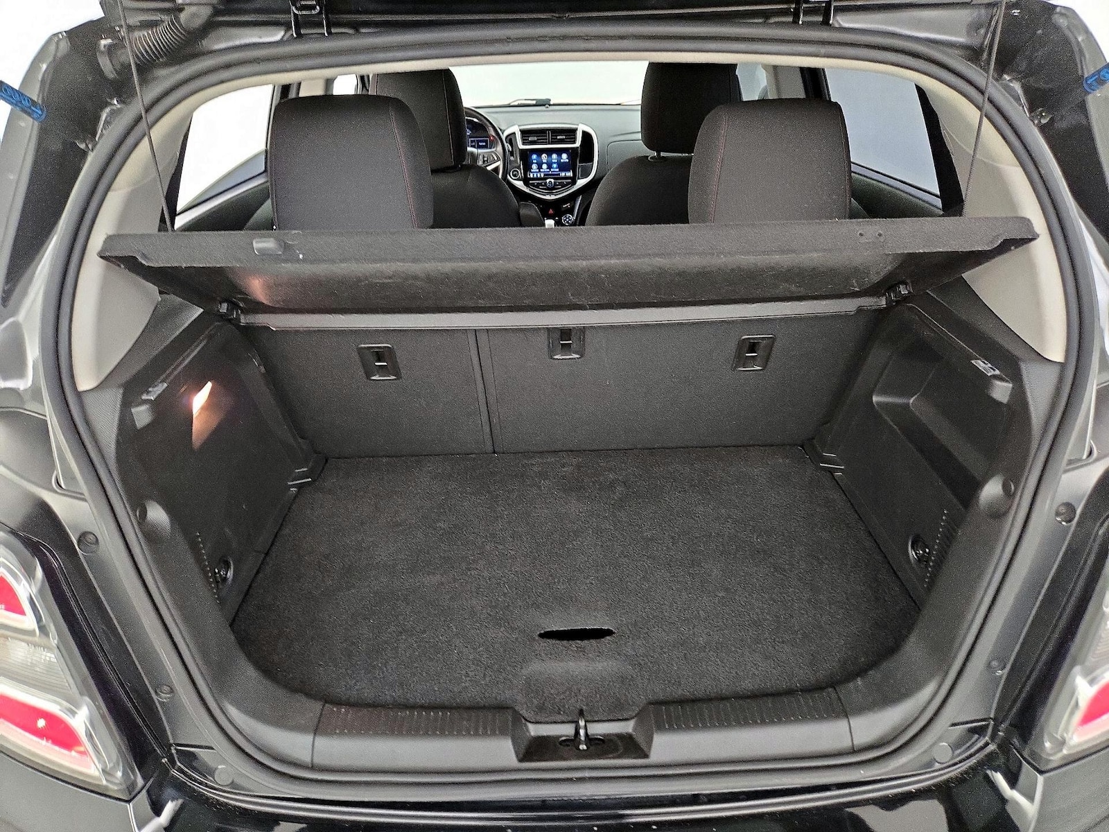 2018 Chevrolet Sonic LT - Photo 21
