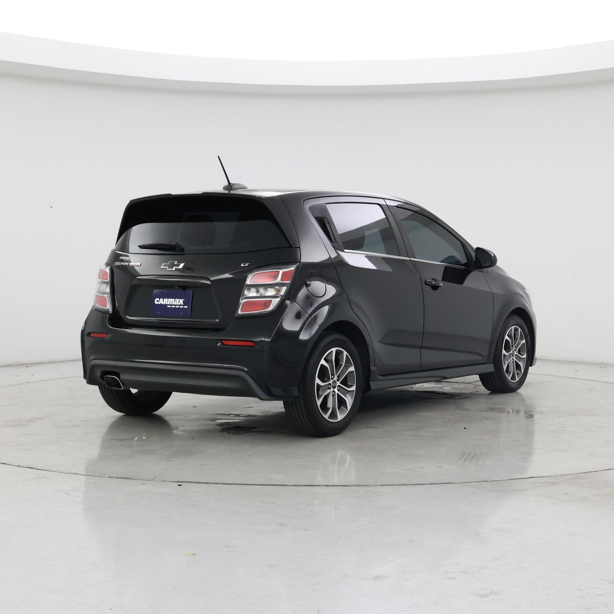 Thumbnail: 2018 Chevrolet Sonic - 8