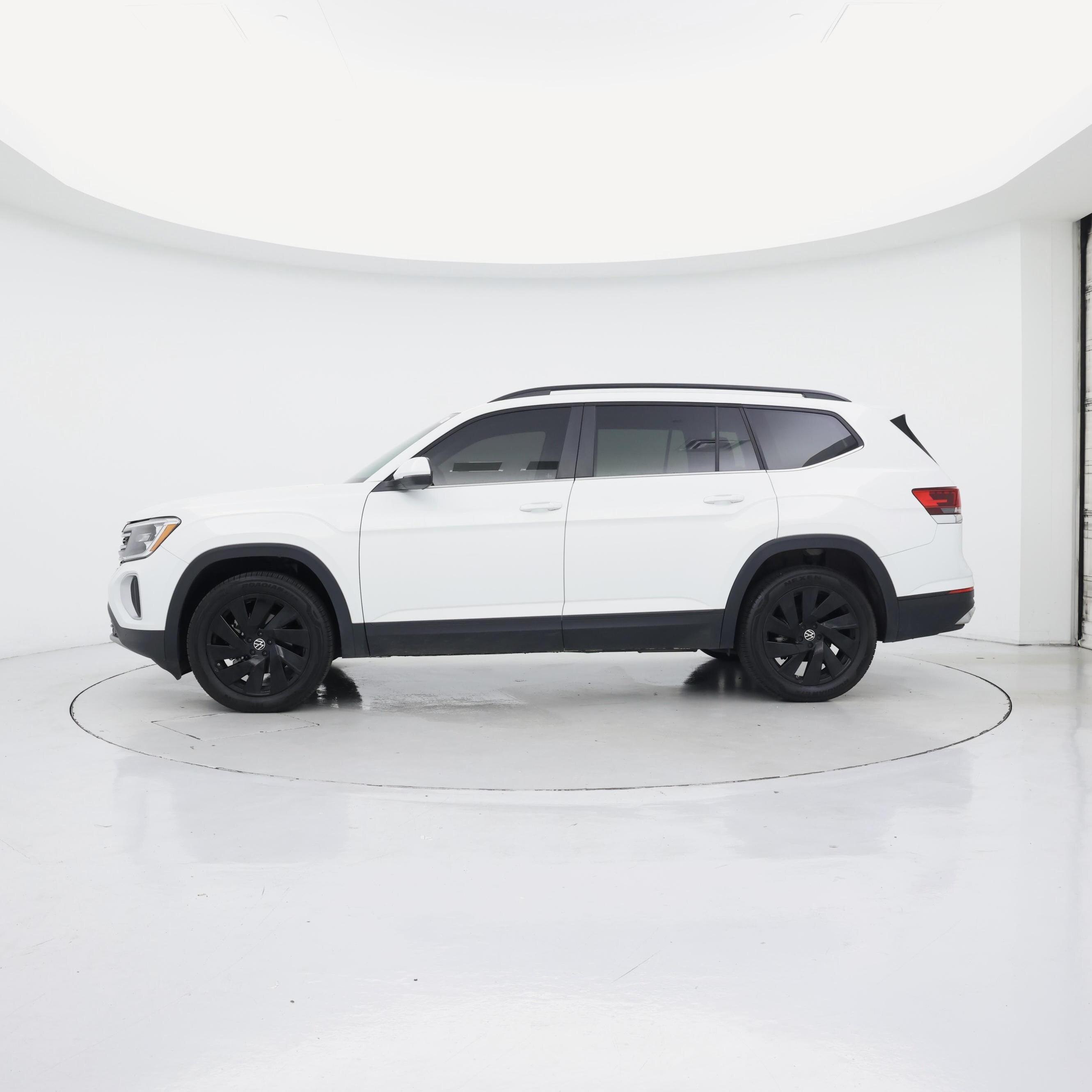 Thumbnail: 2024 Volkswagen Atlas - 3