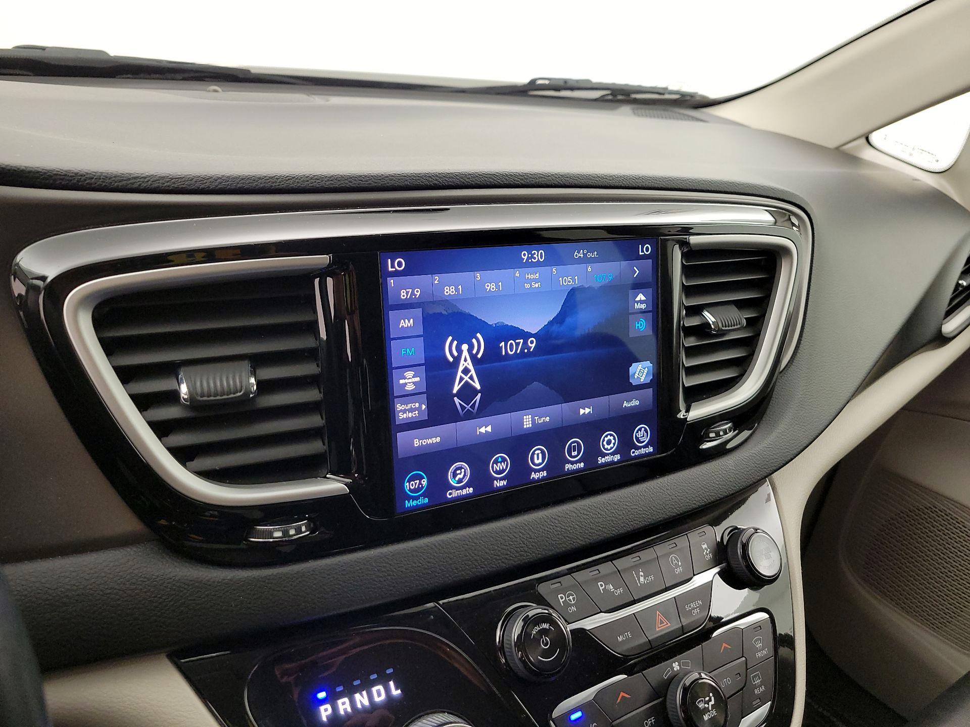 Thumbnail: 2020 Chrysler Pacifica - 16