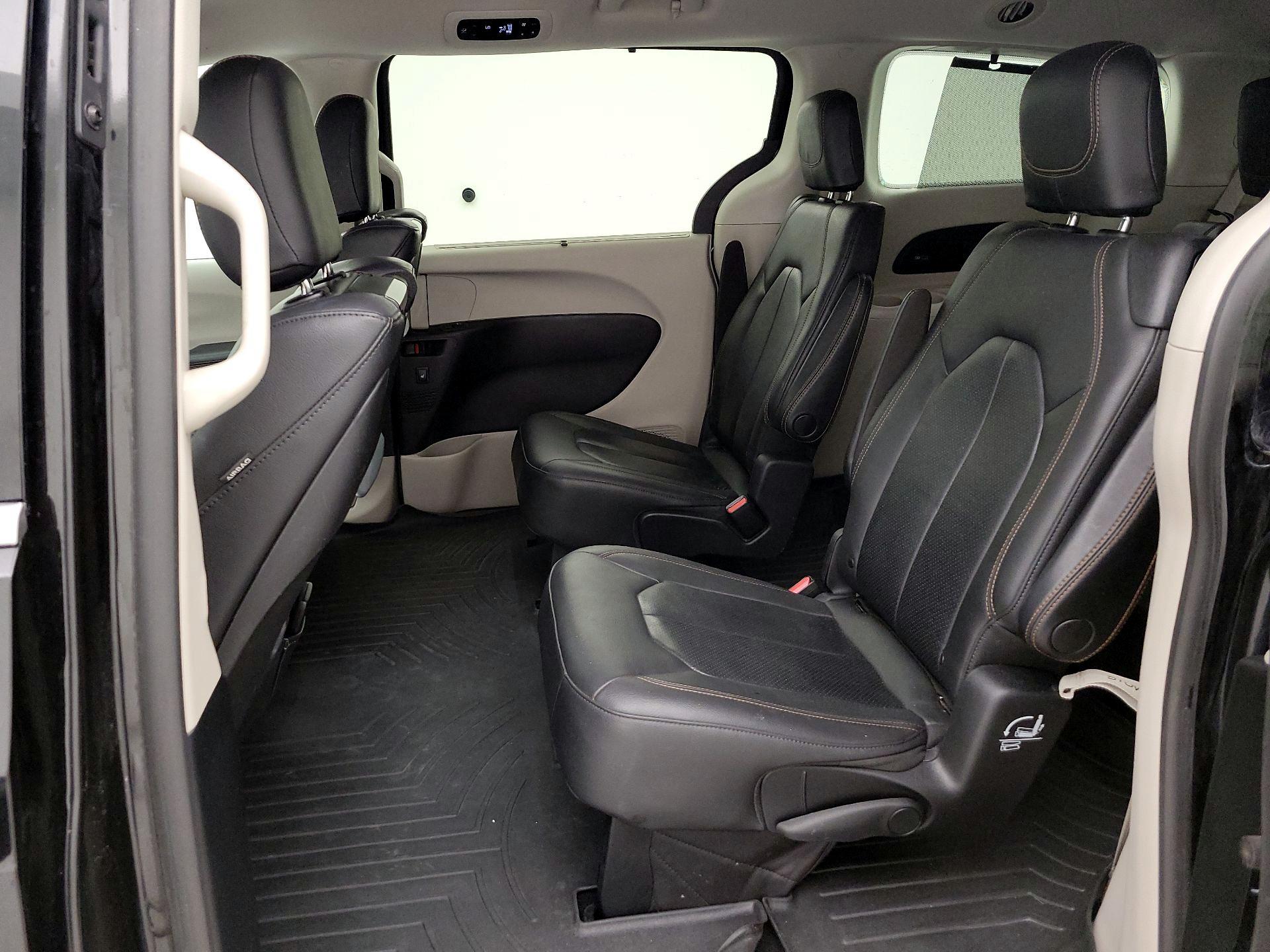 Thumbnail: 2020 Chrysler Pacifica - 20