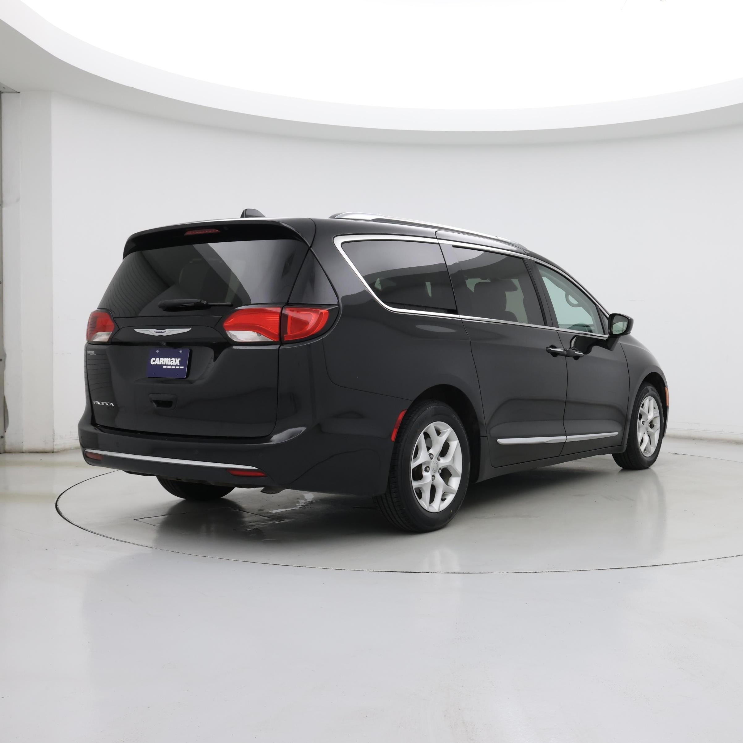 Thumbnail: 2020 Chrysler Pacifica - 8