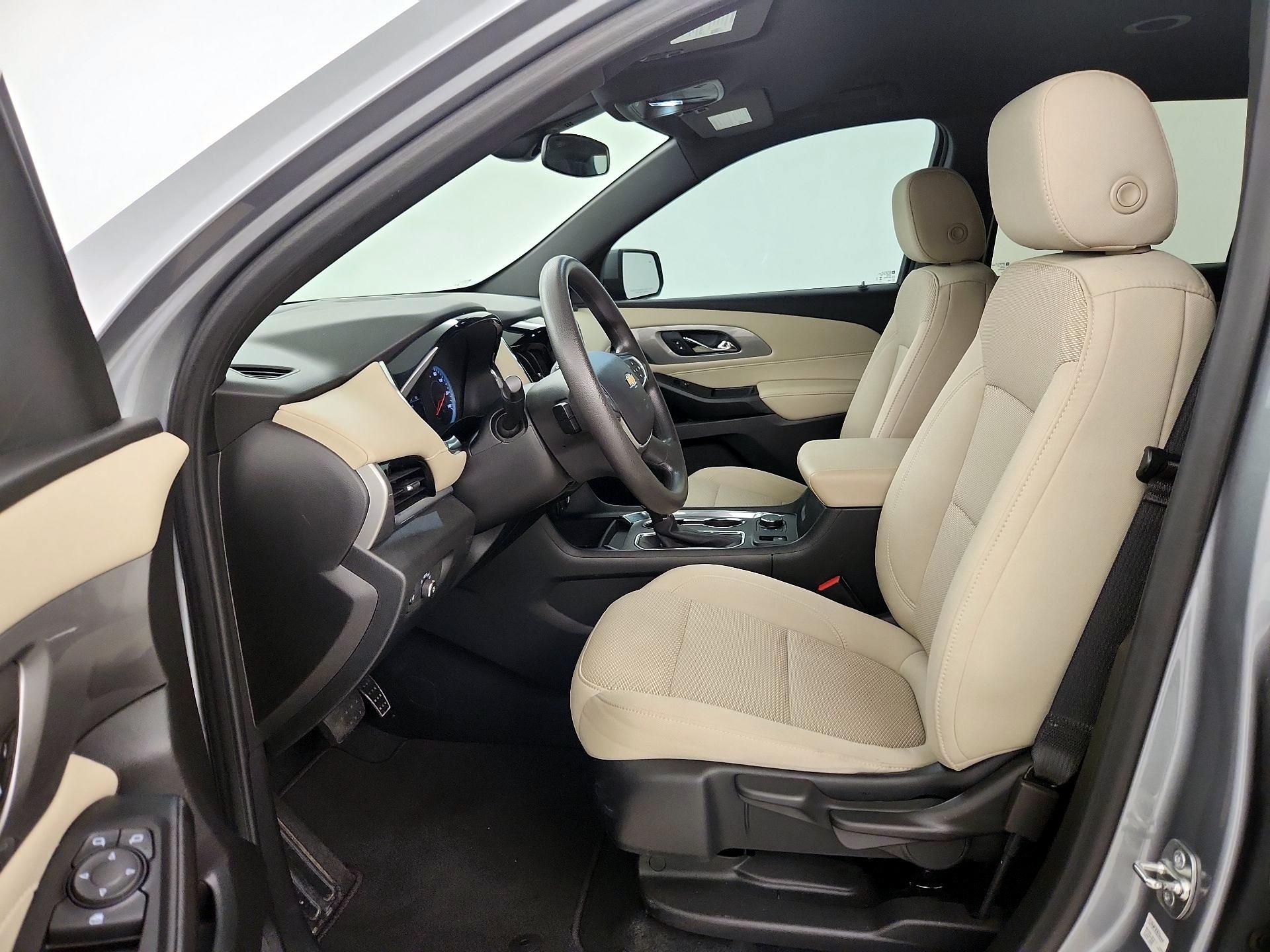 Thumbnail: 2023 Chevrolet Traverse - 11