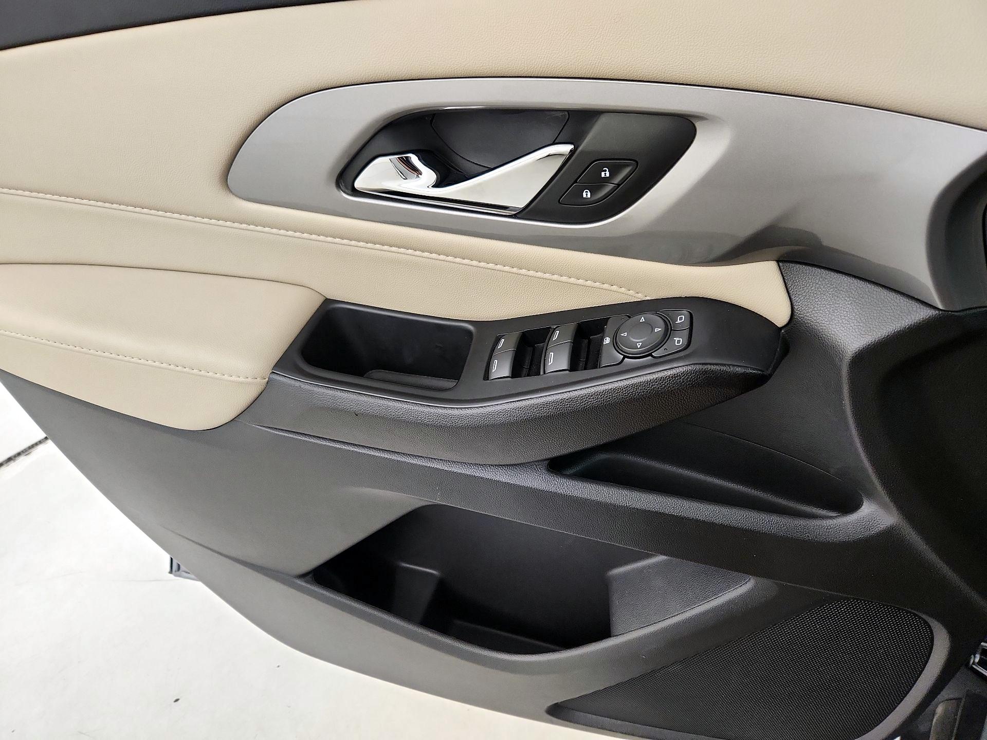 Thumbnail: 2023 Chevrolet Traverse - 12