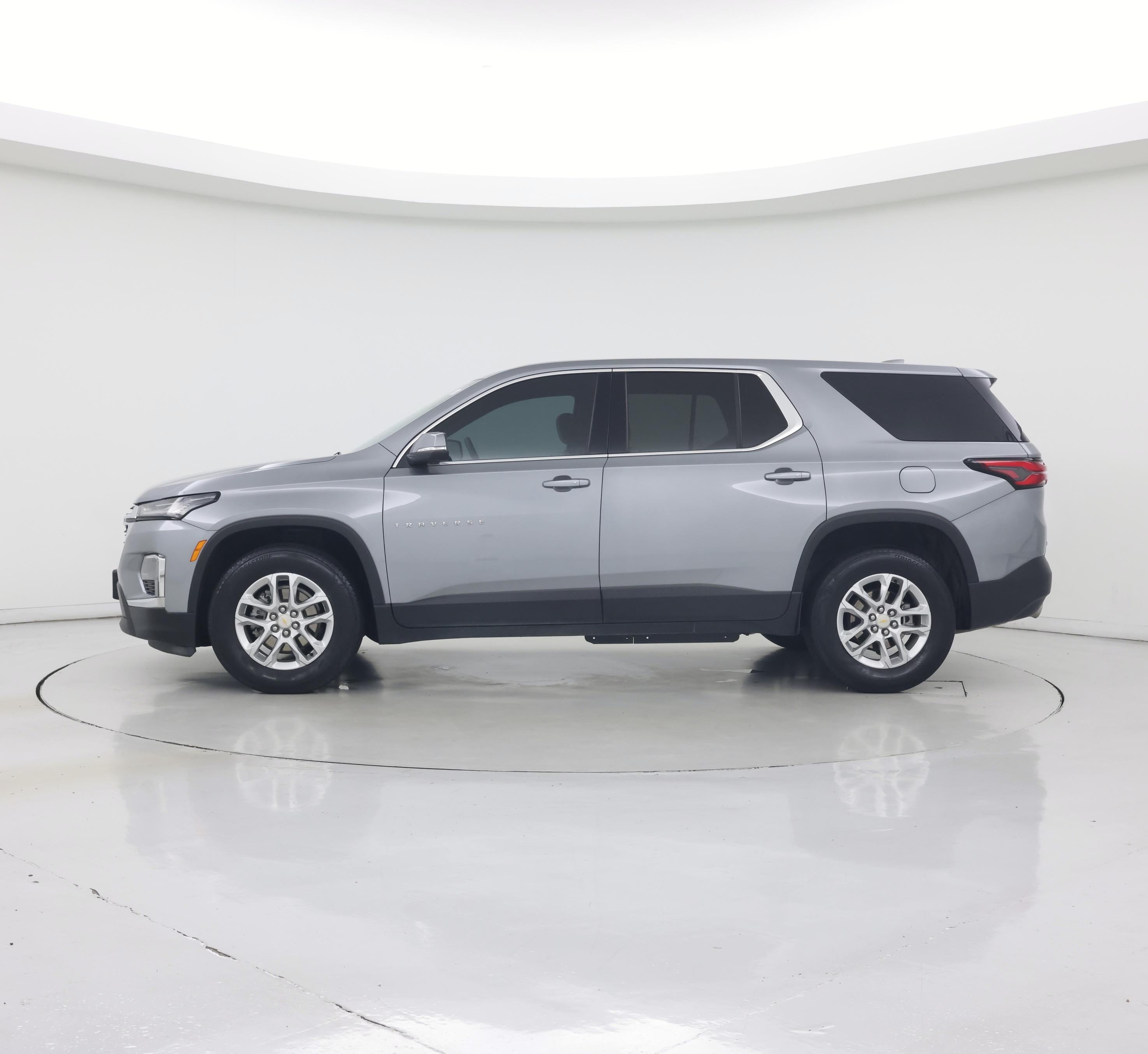 Thumbnail: 2023 Chevrolet Traverse - 3