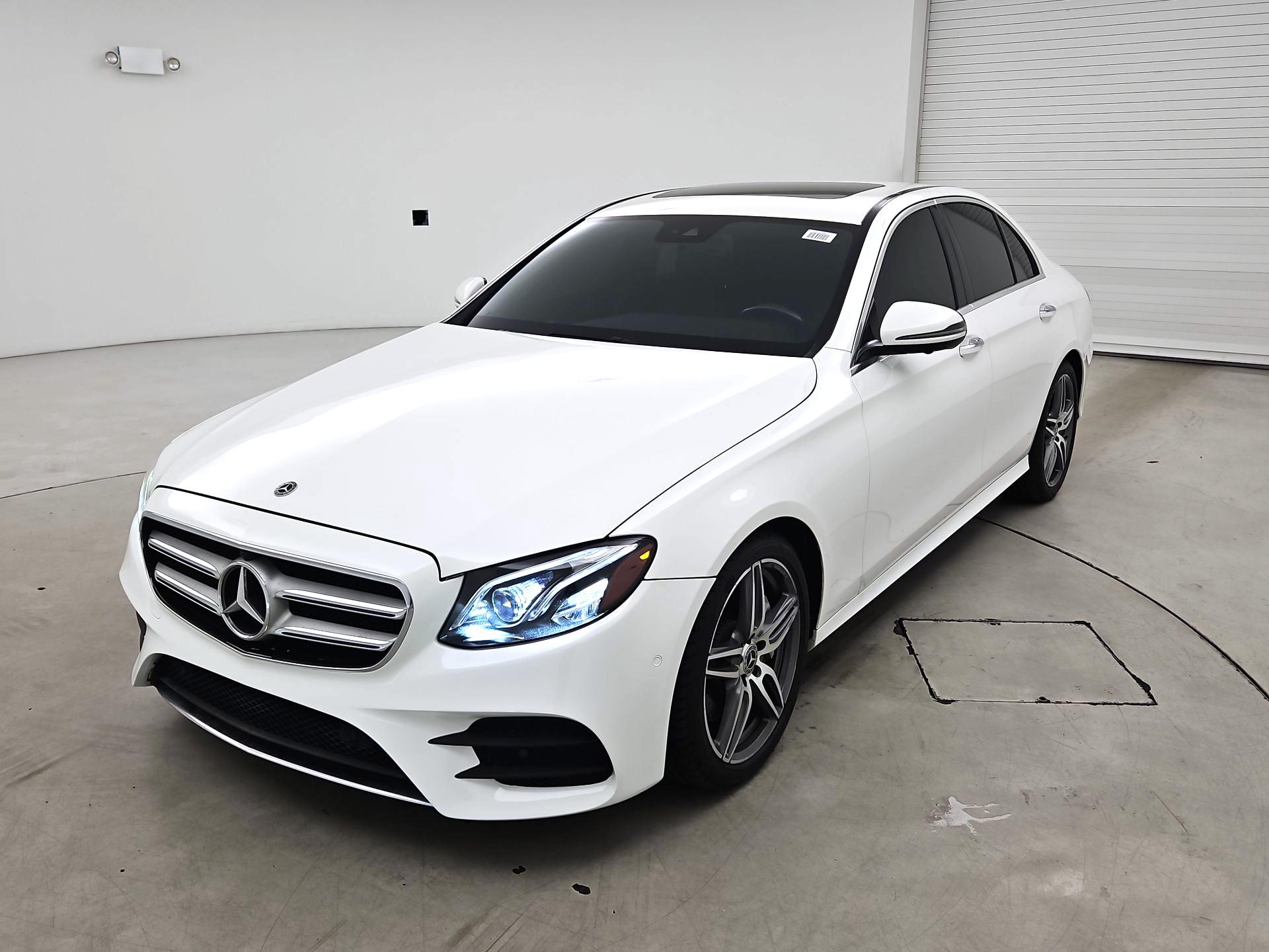 Thumbnail: 2019 Mercedes-Benz E-Class - 3