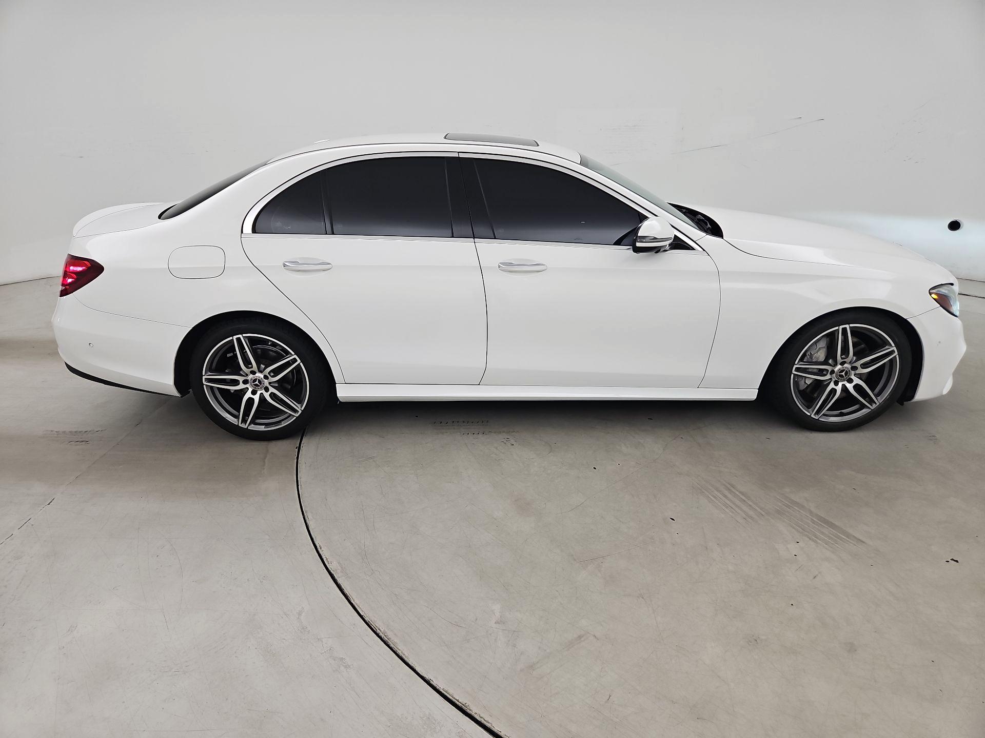 Thumbnail: 2019 Mercedes-Benz E-Class - 4