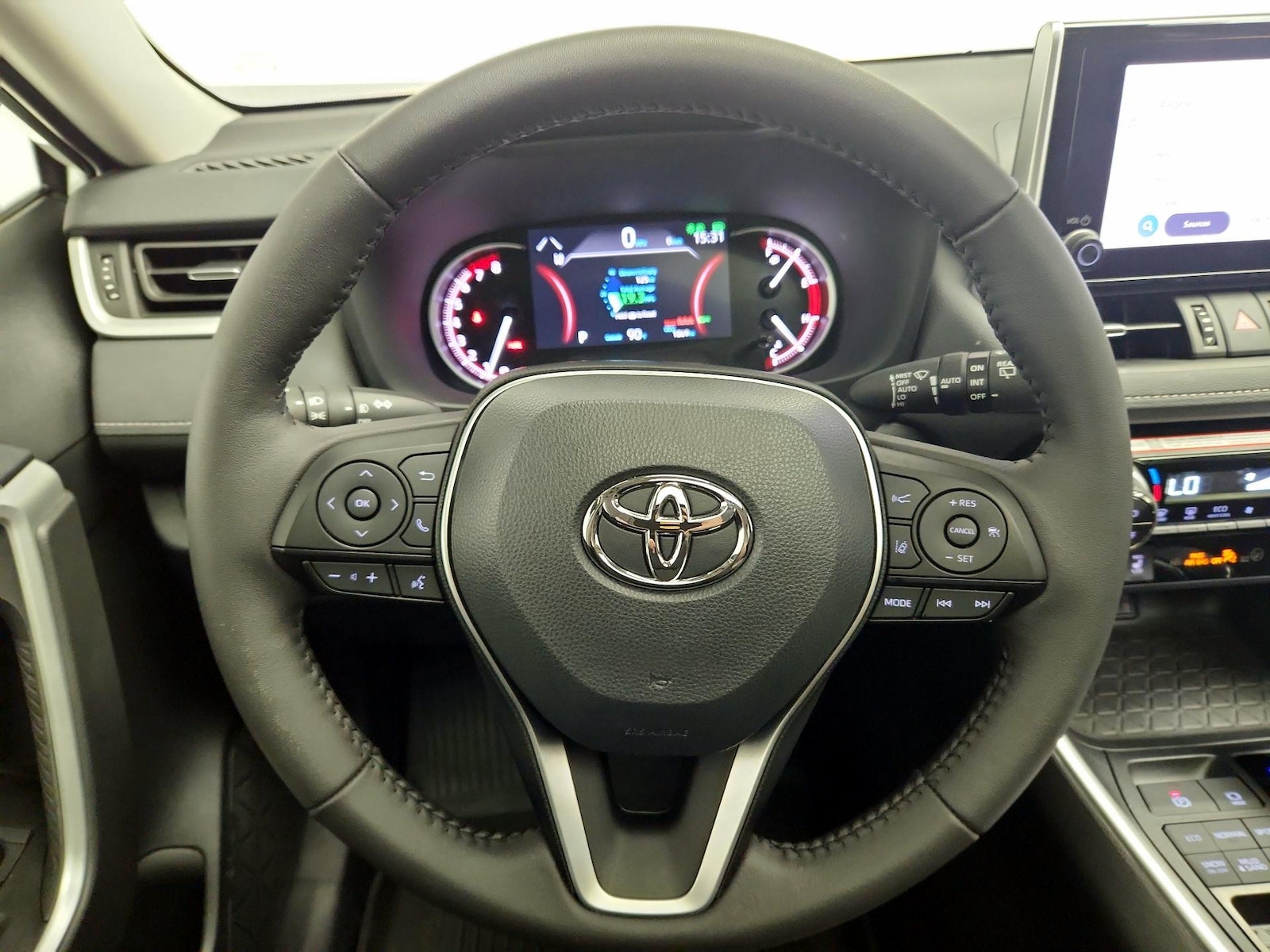 2025 Toyota RAV4 XLE Premium - Photo 11