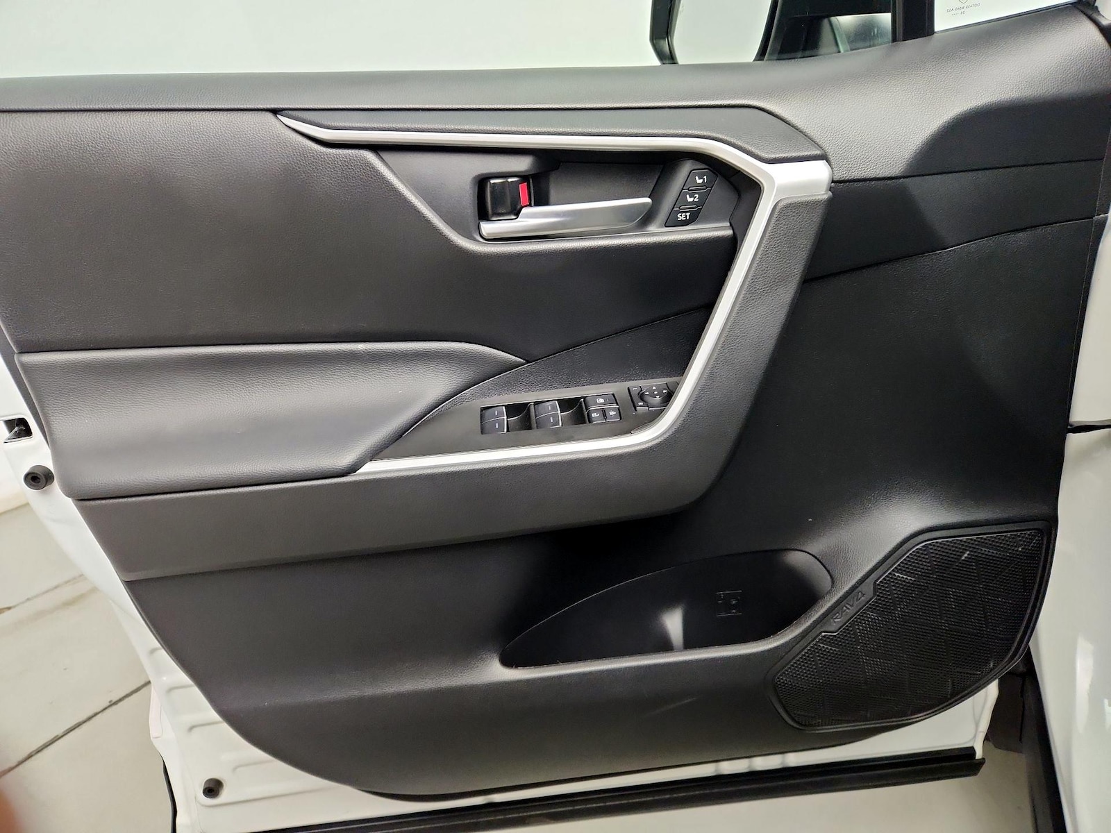 2025 Toyota RAV4 XLE Premium - Photo 13
