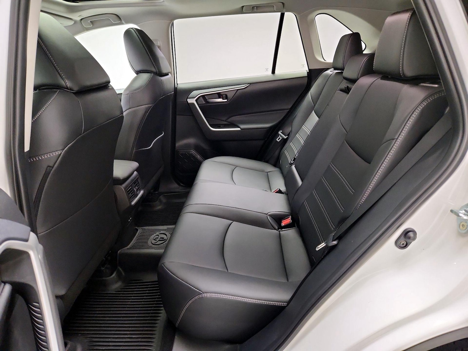 2025 Toyota RAV4 XLE Premium - Photo 21