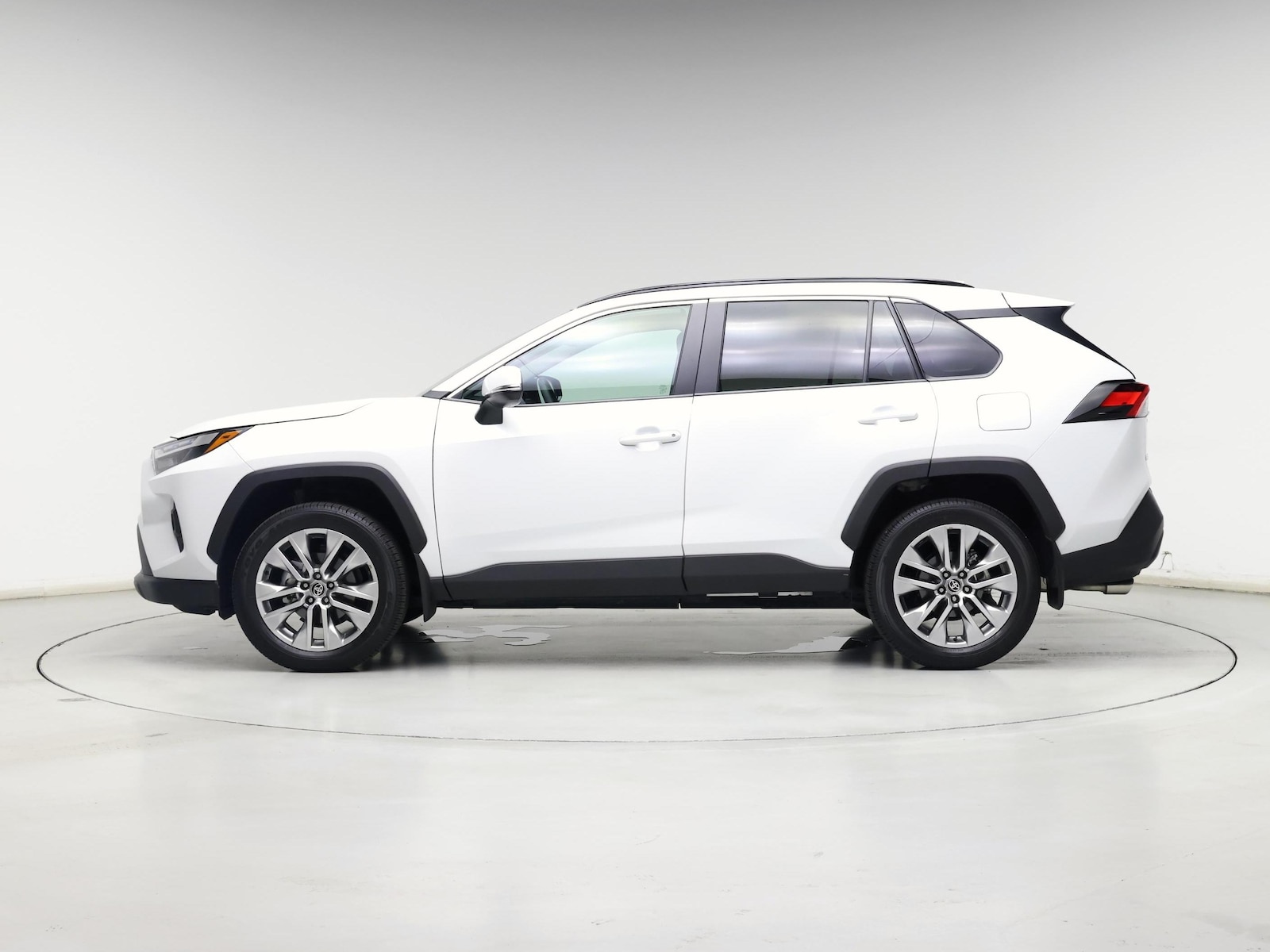 2025 Toyota RAV4 XLE Premium - Photo 4