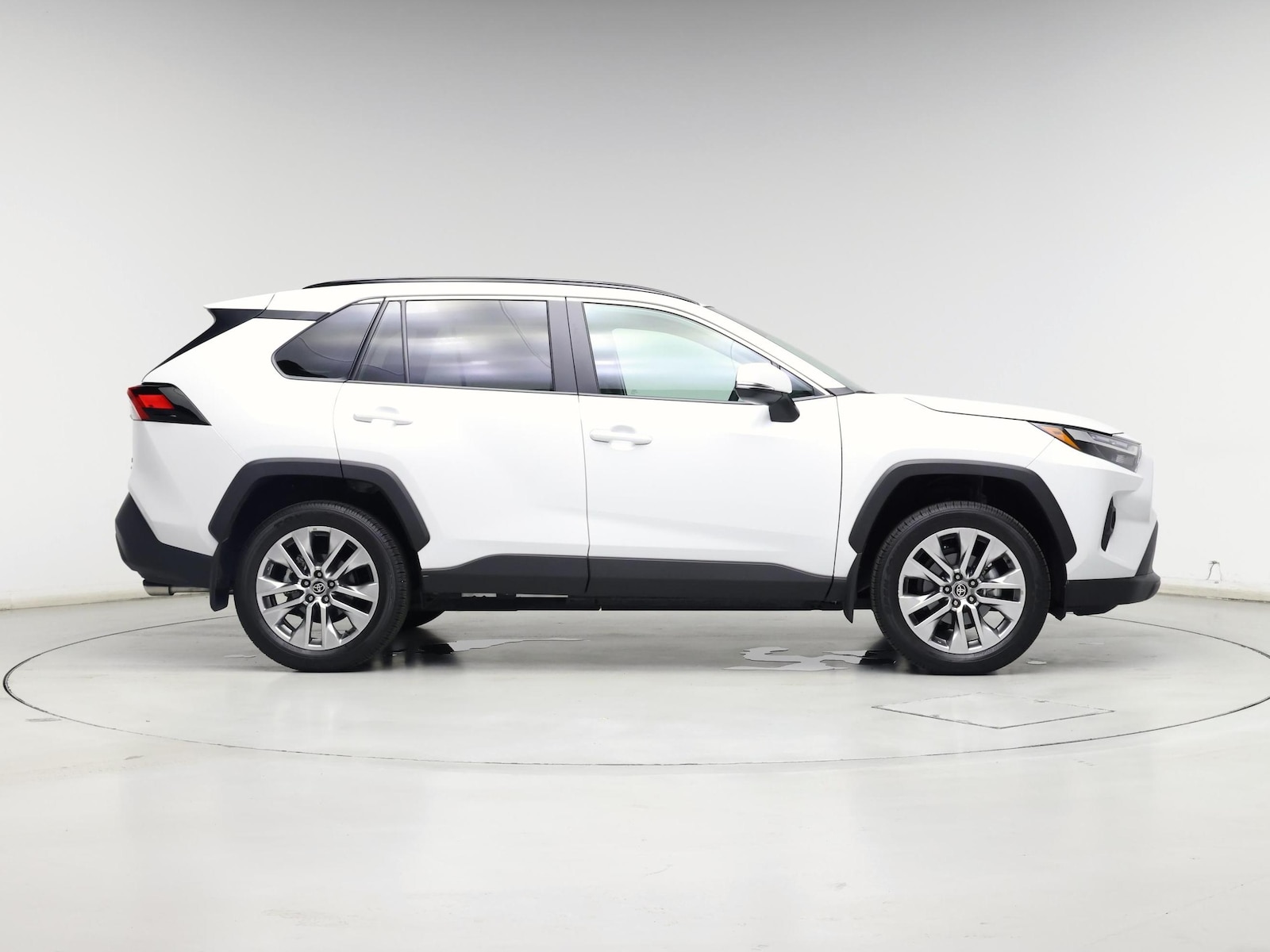 2025 Toyota RAV4 XLE Premium - Photo 8