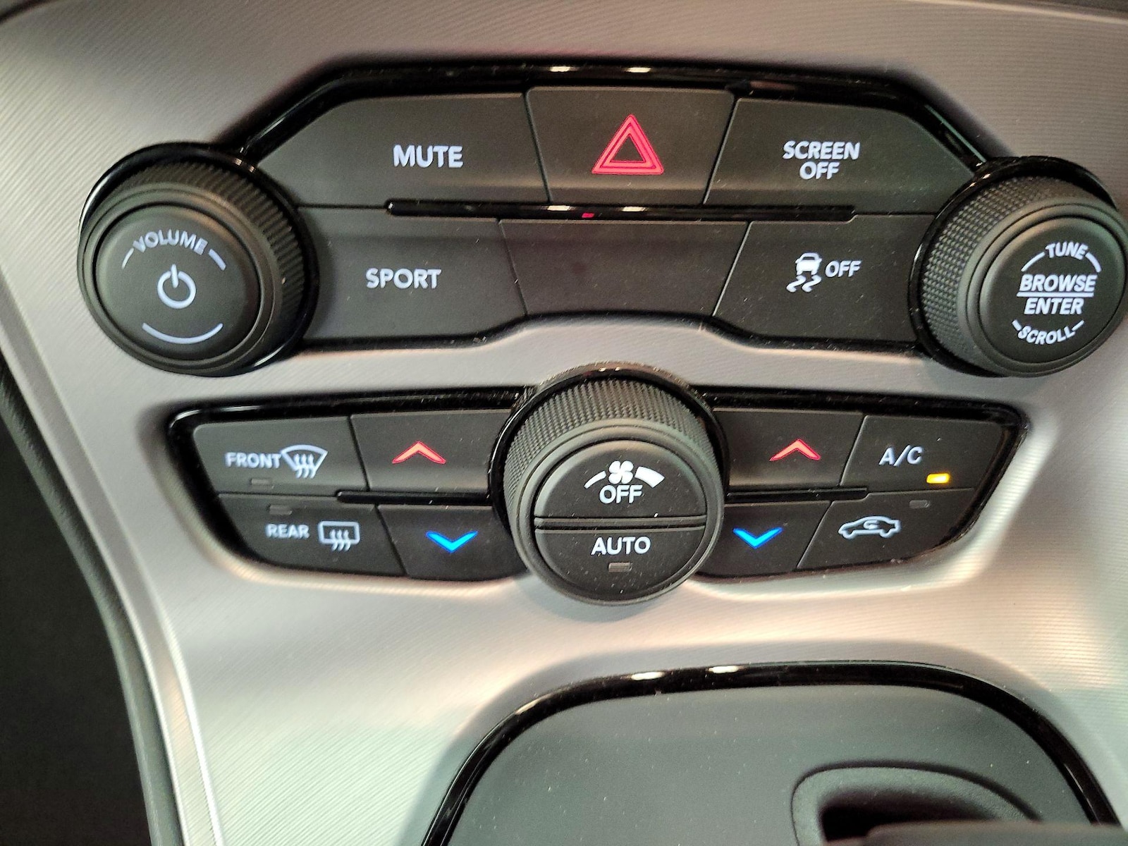 2023 Dodge Challenger SXT - Photo 17