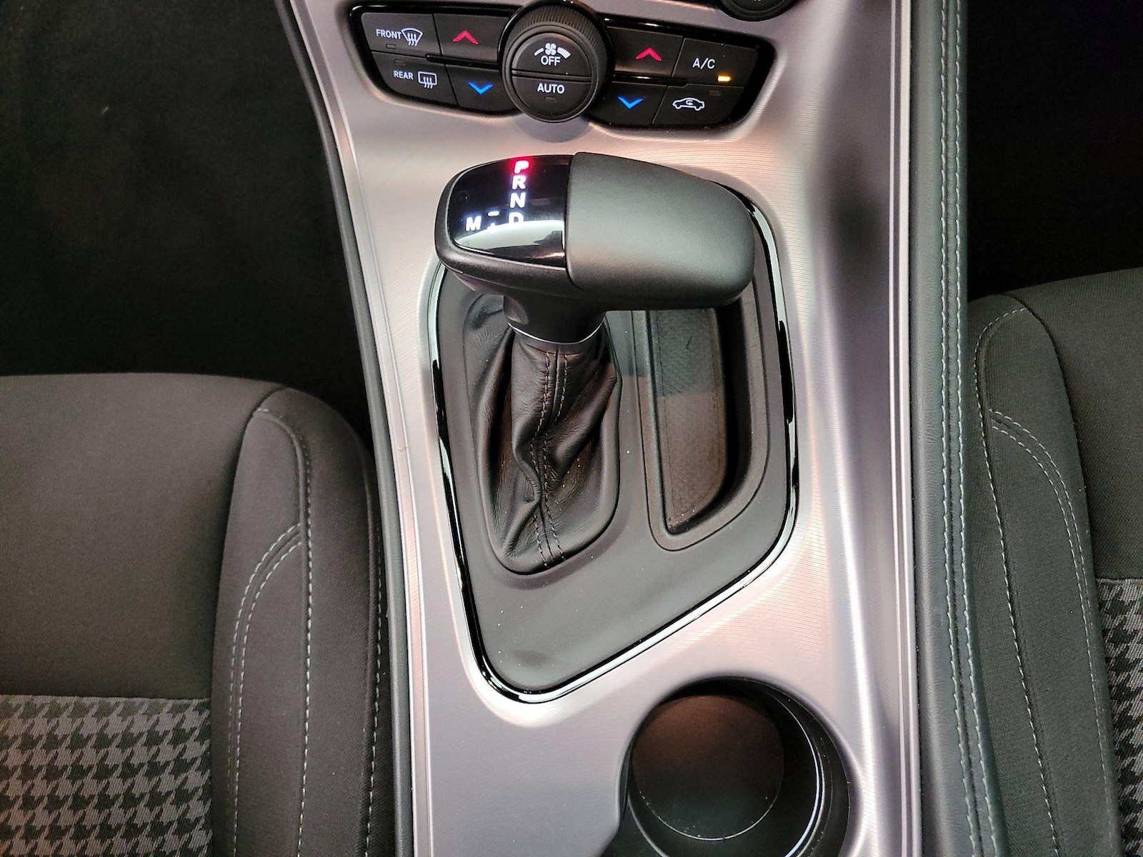2023 Dodge Challenger SXT - Photo 18