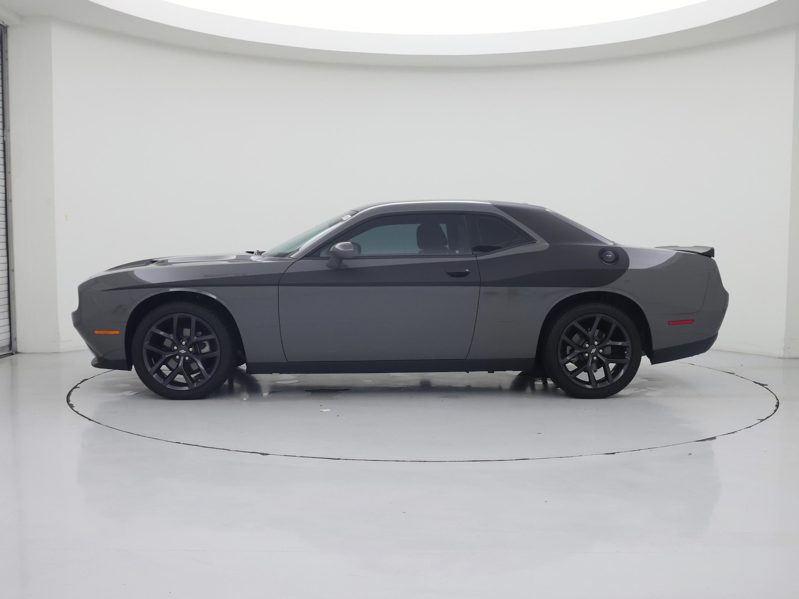2023 Dodge Challenger SXT - Photo 4