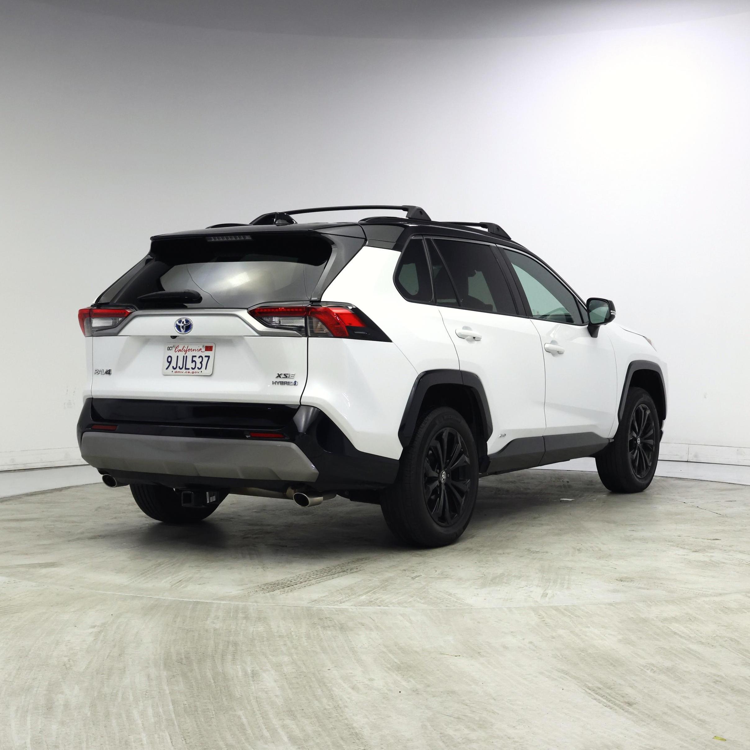 Thumbnail: 2023 Toyota RAV4 - 8