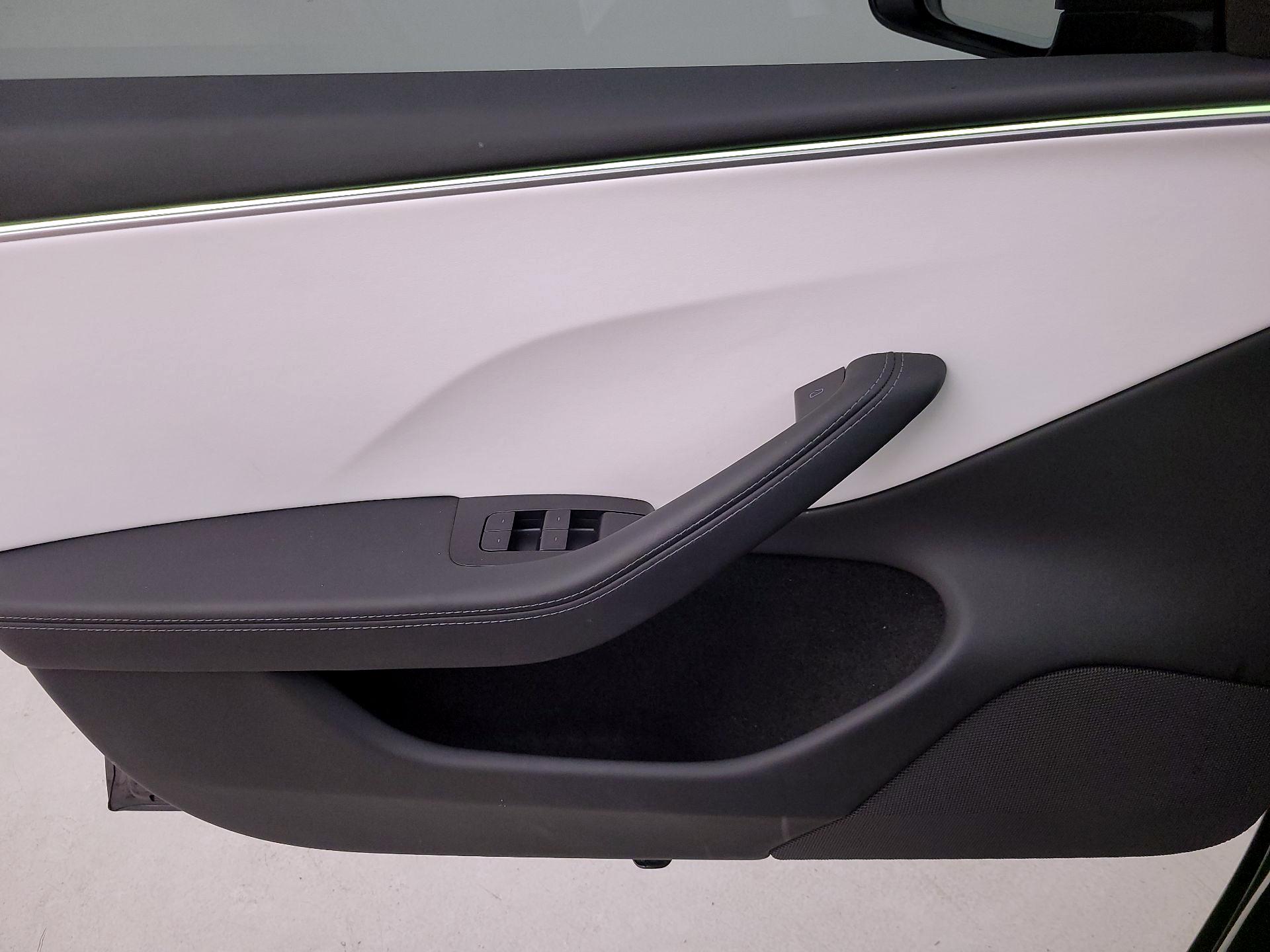Thumbnail: 2024 Tesla Model 3 - 12
